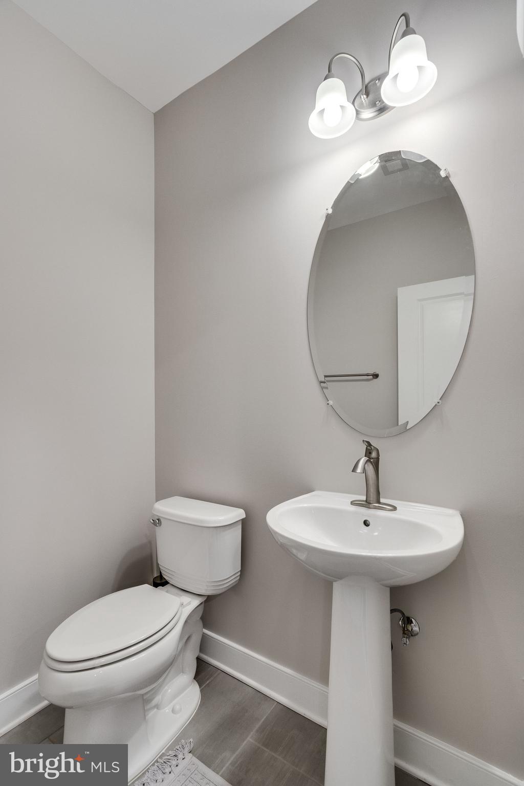 2405 RICHMOND HWY #102