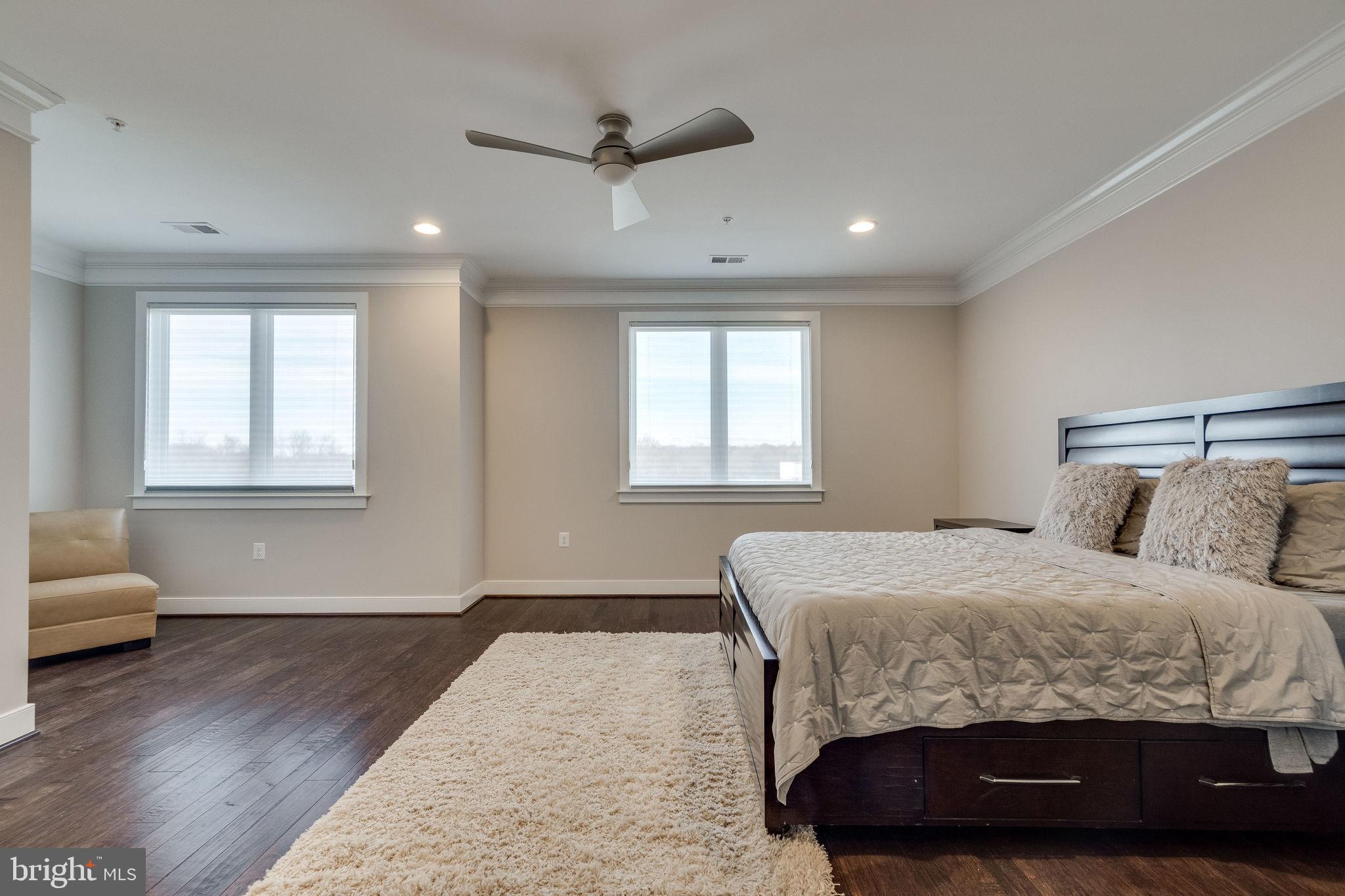 2405 RICHMOND HWY #102