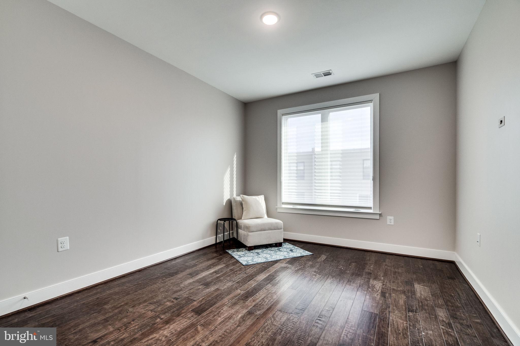 2405 RICHMOND HWY #102