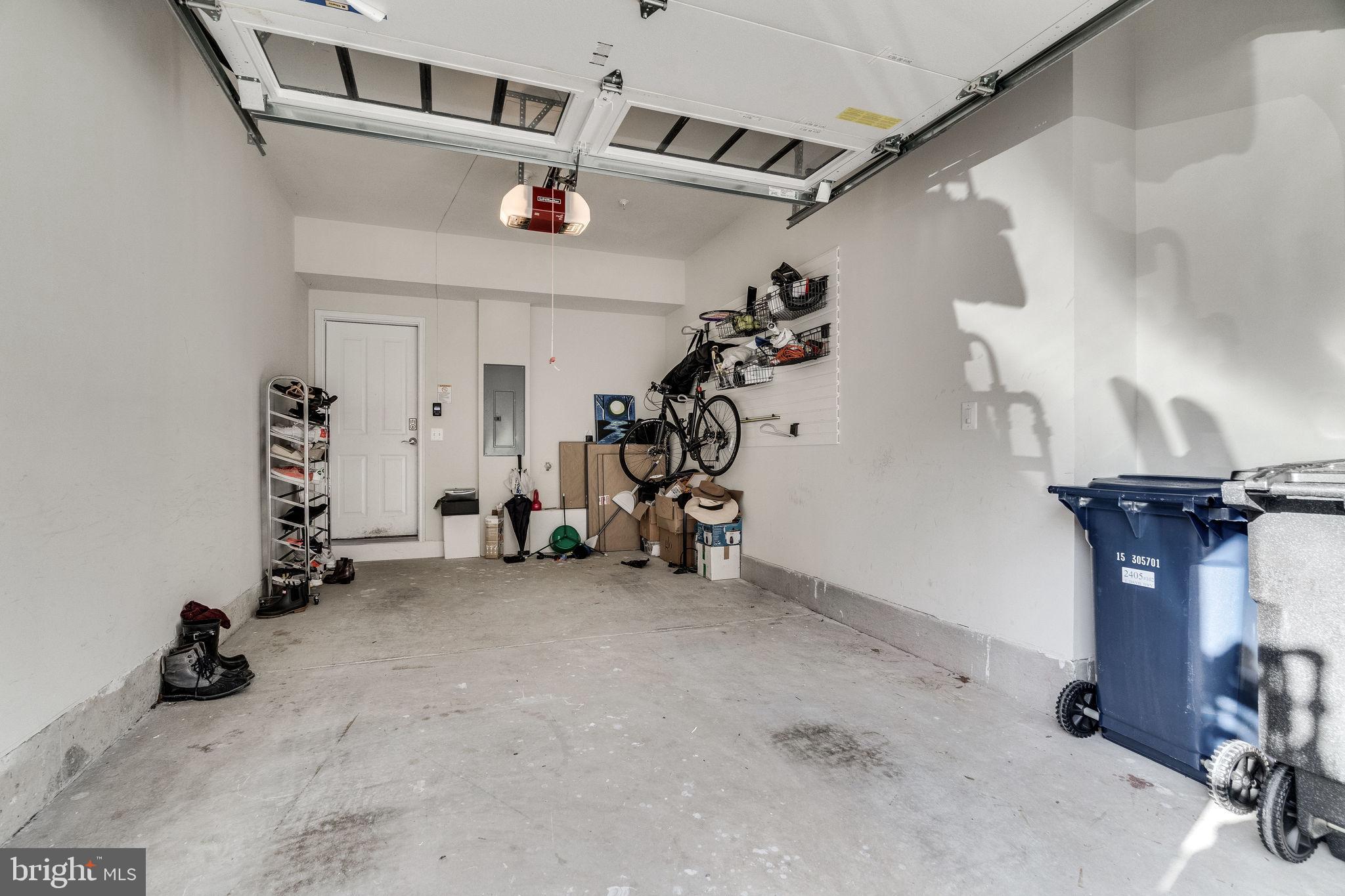 2405 RICHMOND HWY #102