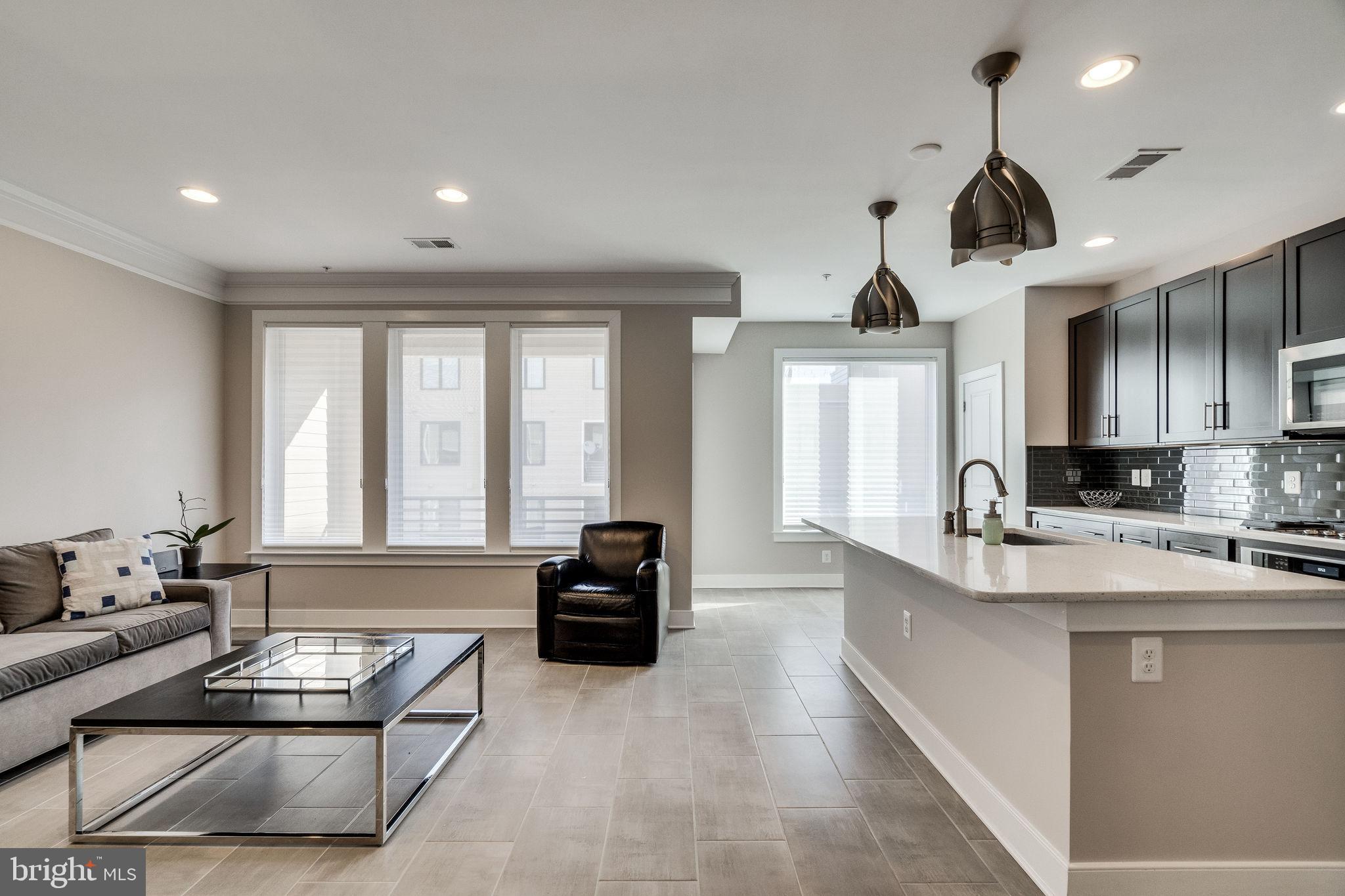 2405 RICHMOND HWY #102