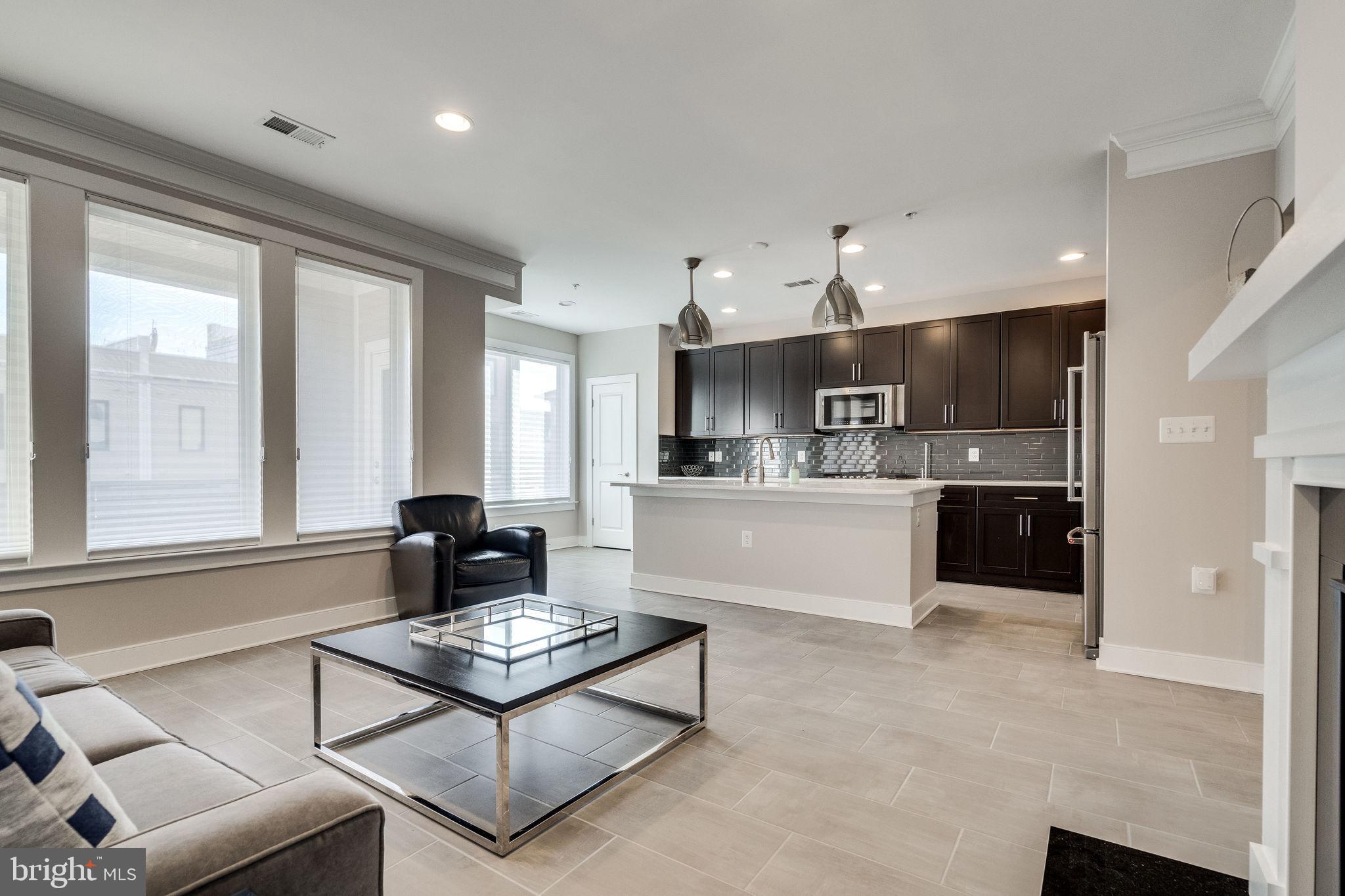 2405 RICHMOND HWY #102