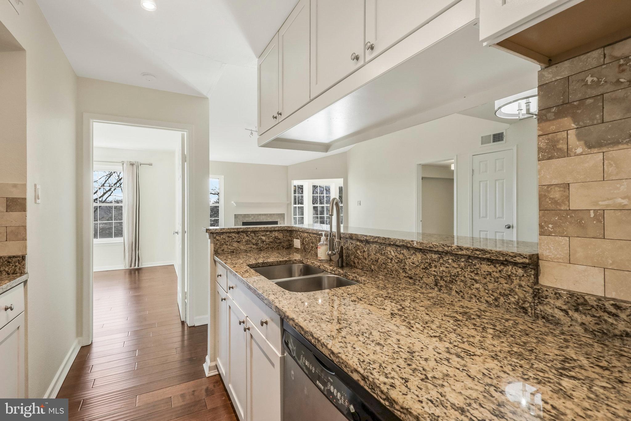 3313 WYNDHAM CIR #4203