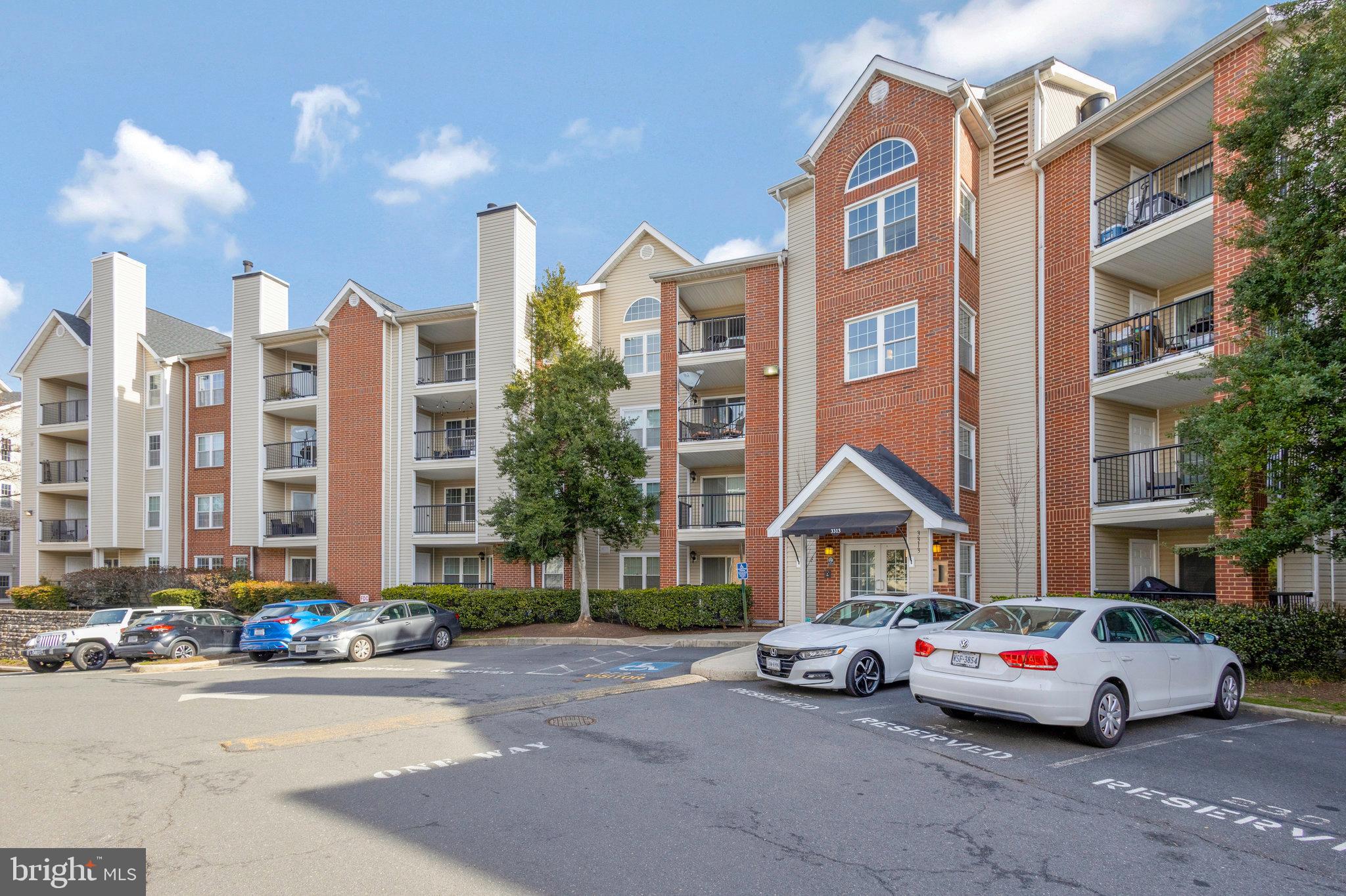 3313 WYNDHAM CIR #4203