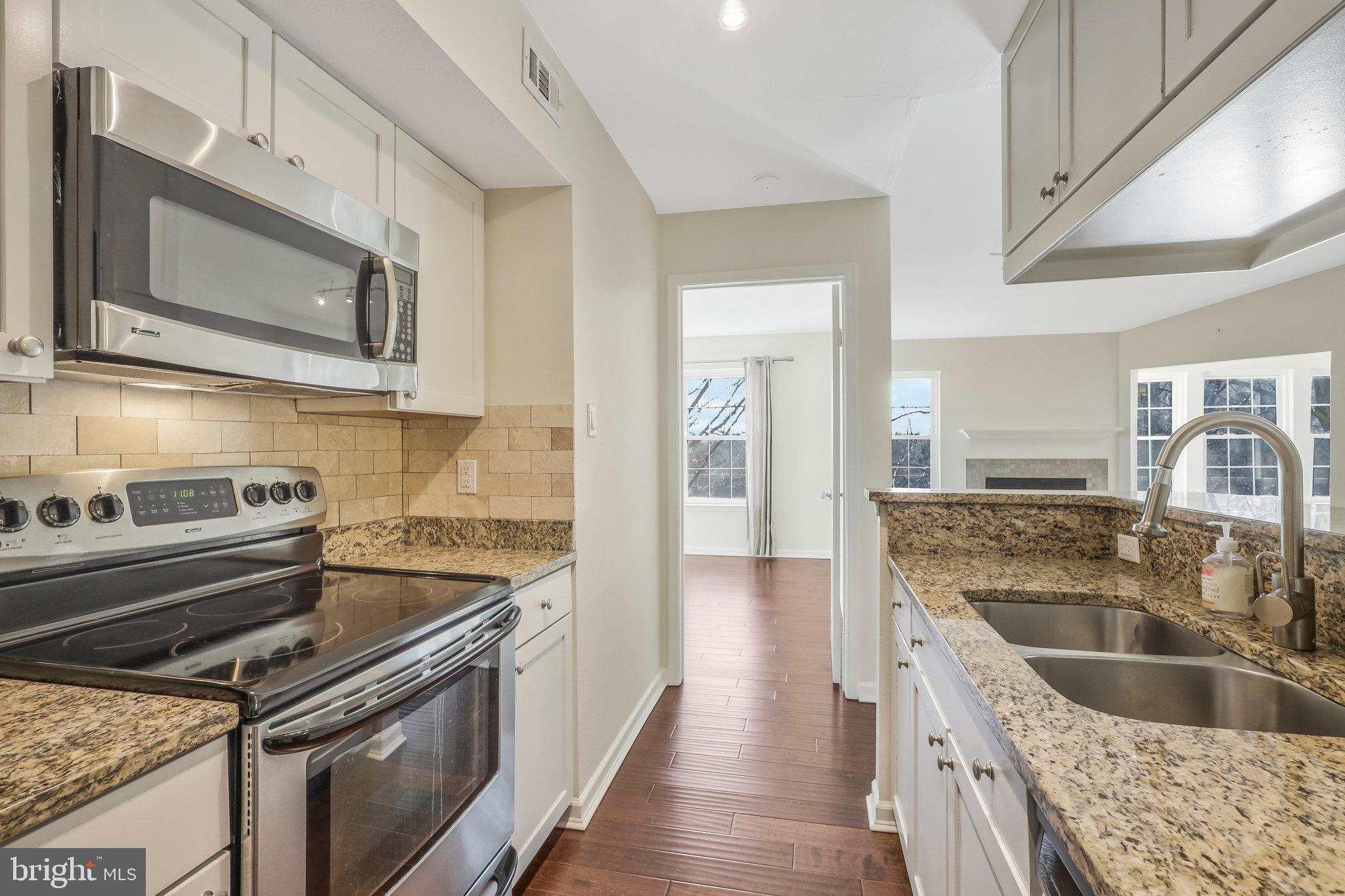 3313 WYNDHAM CIR #4203