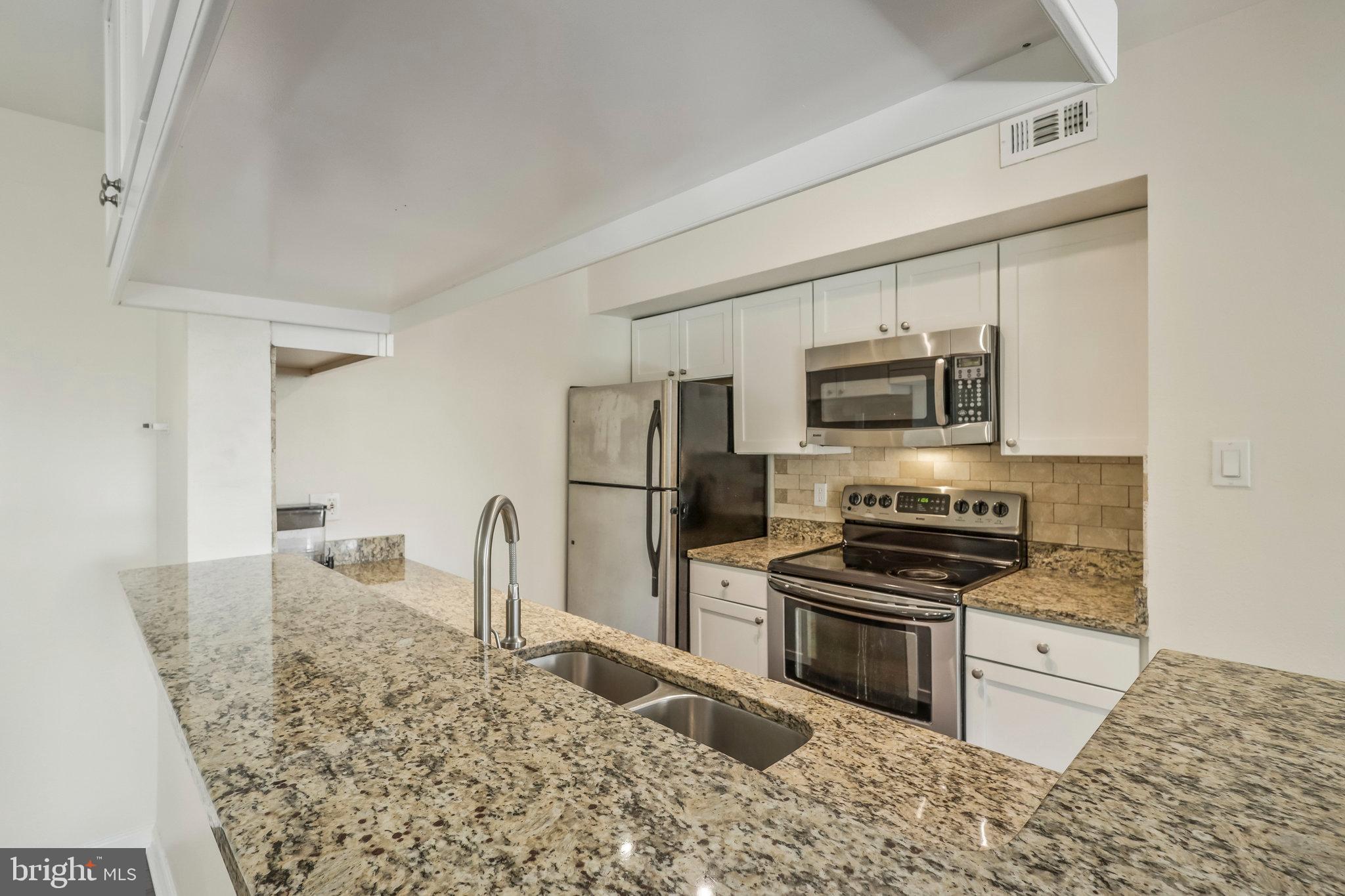 3313 WYNDHAM CIR #4203