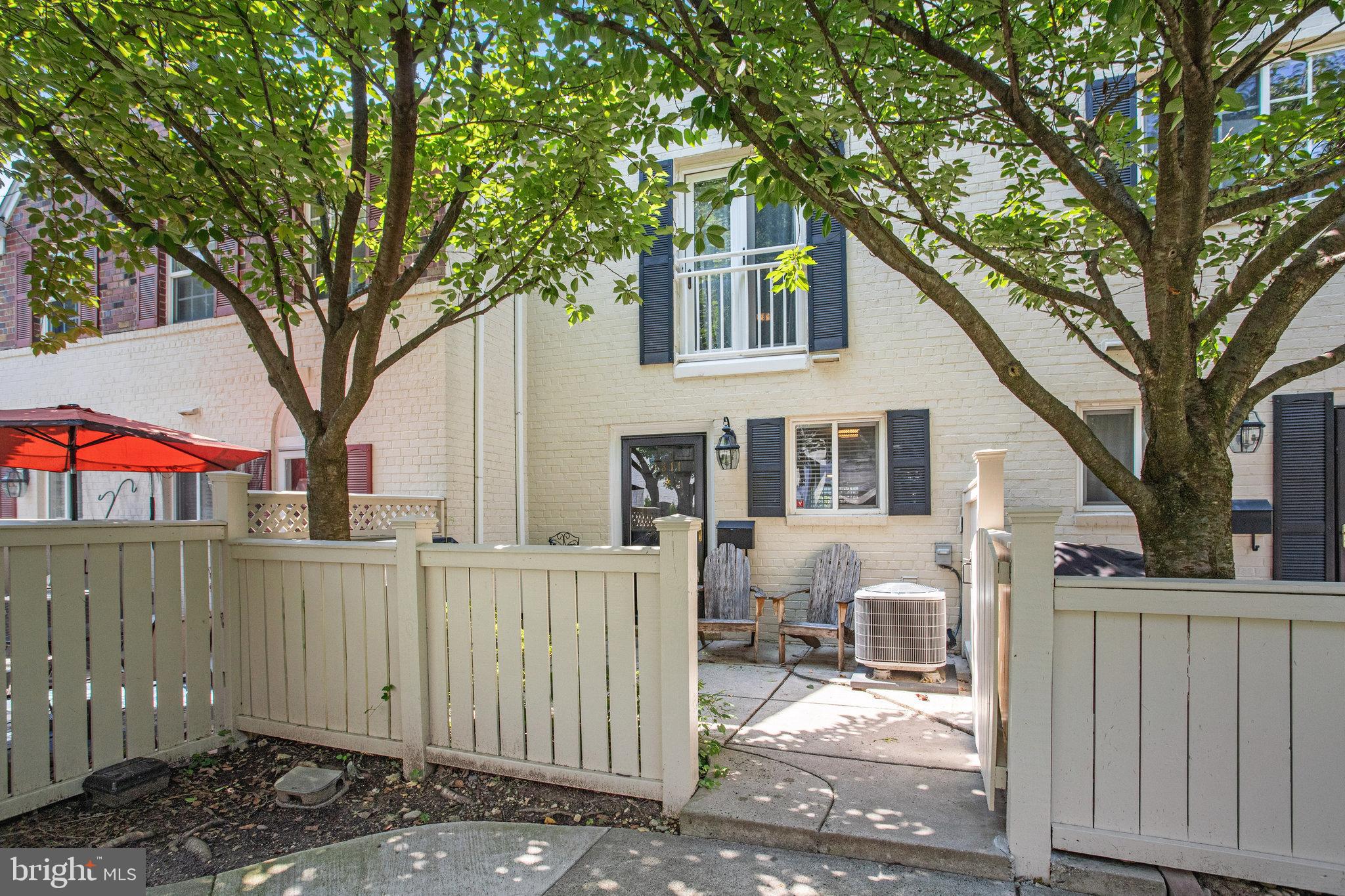 1311 N VAN DORN ST