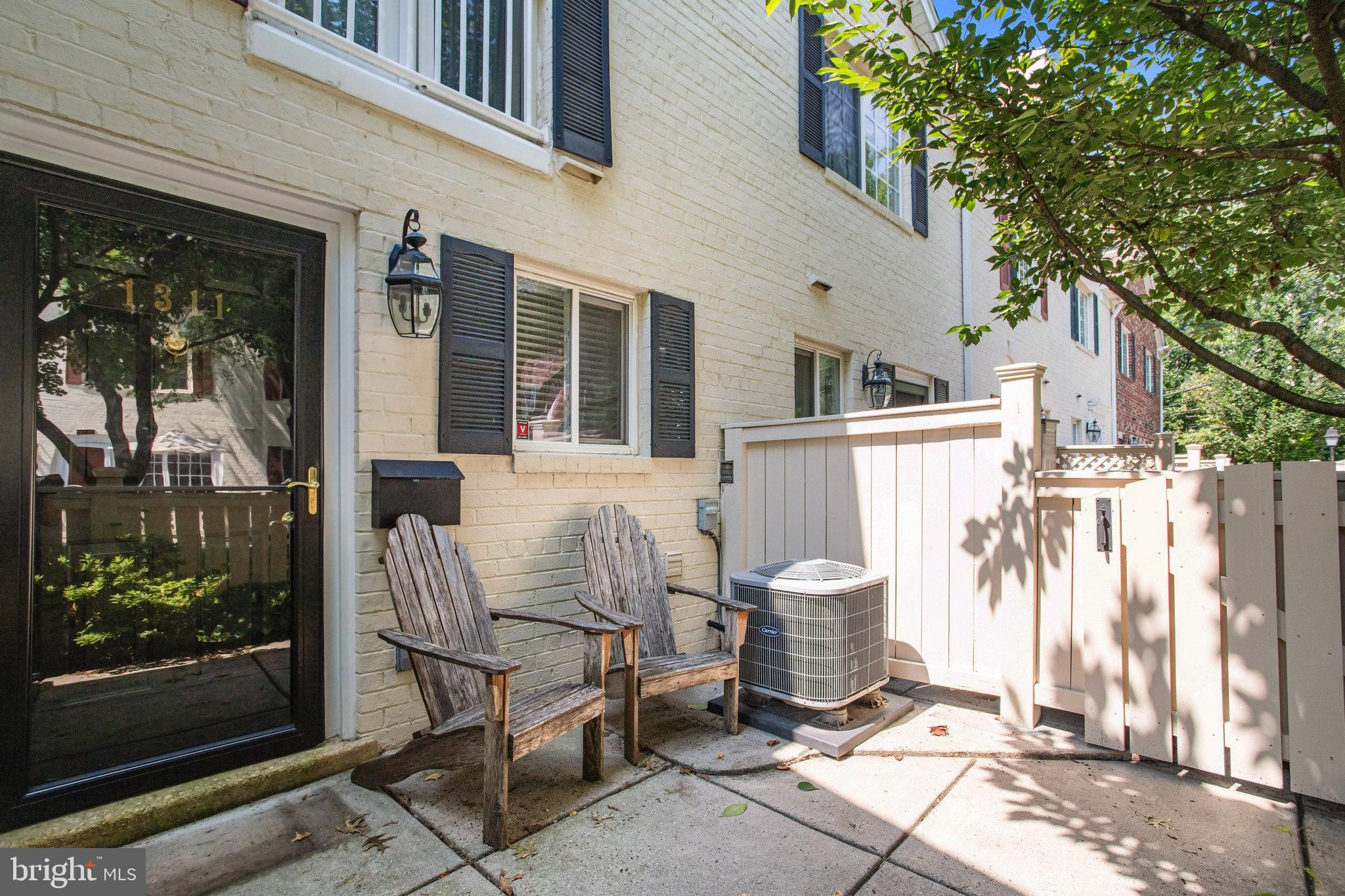 1311 N VAN DORN ST