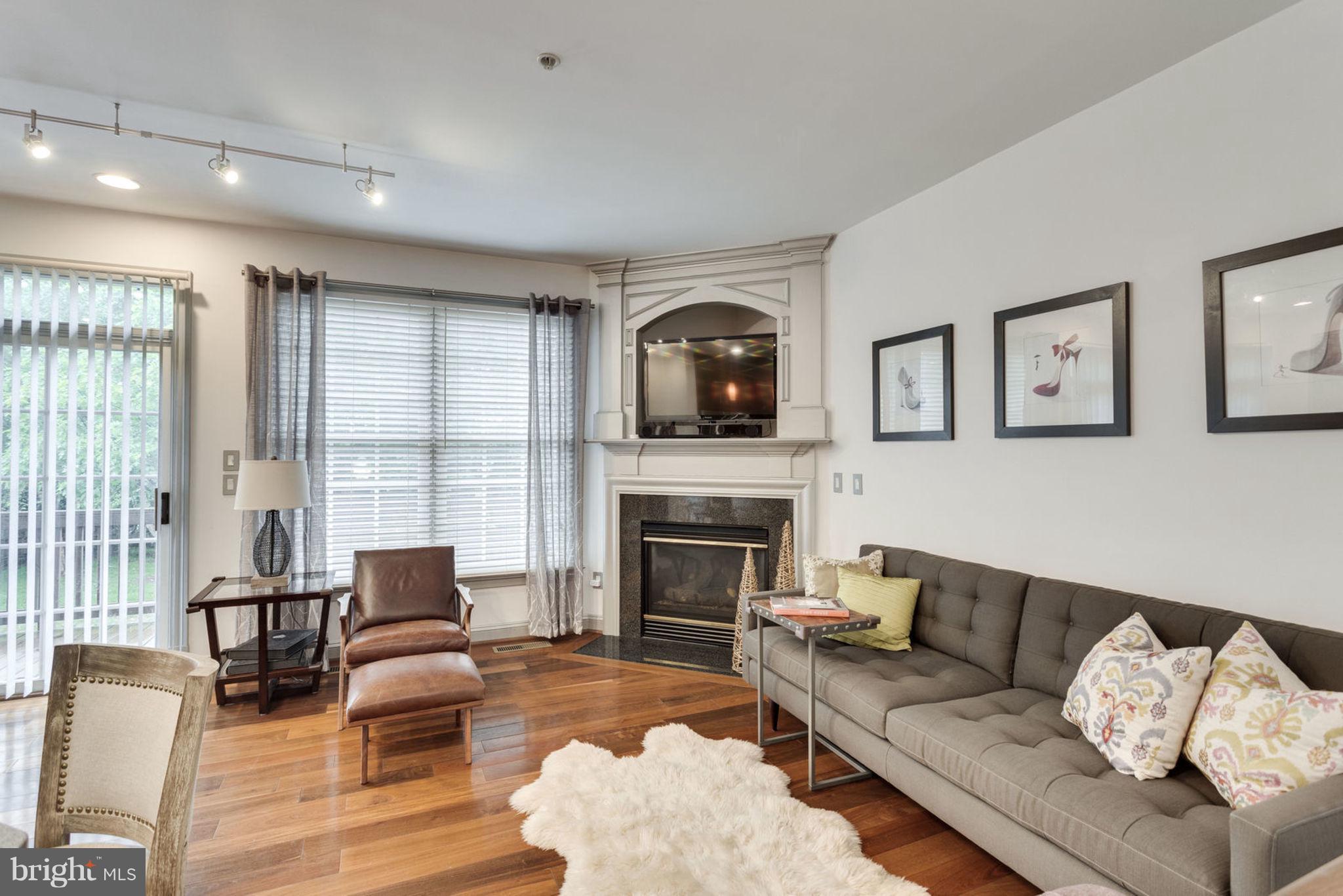 385 CAMERON STATION BLVD