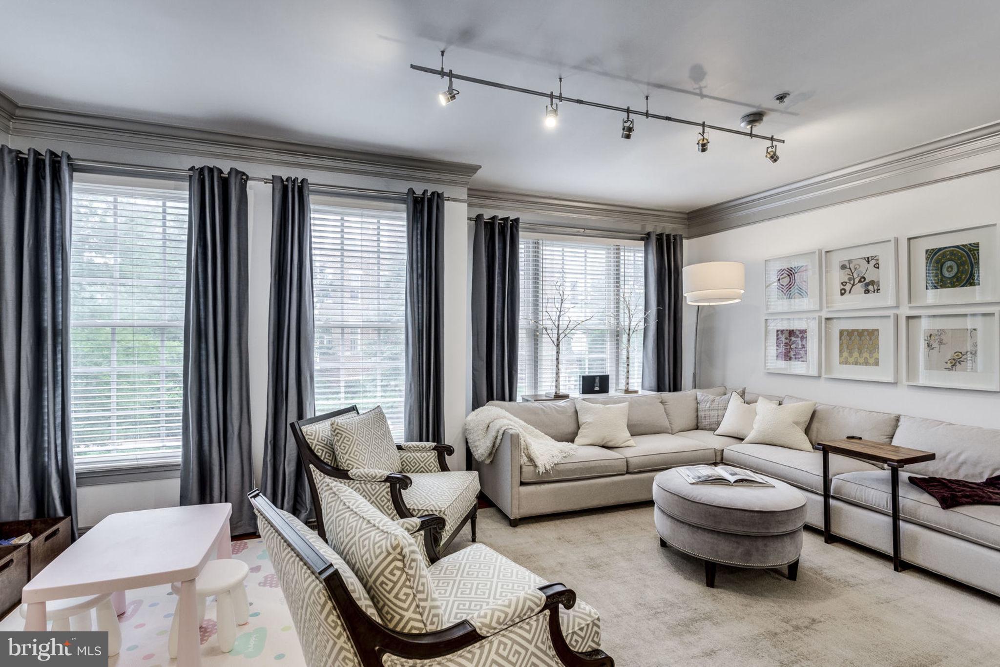 385 CAMERON STATION BLVD