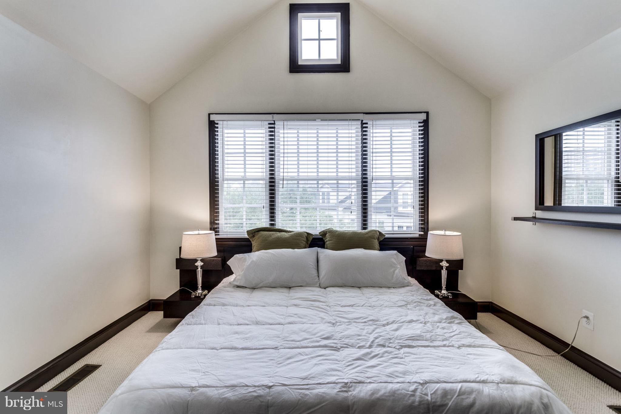 385 CAMERON STATION BLVD