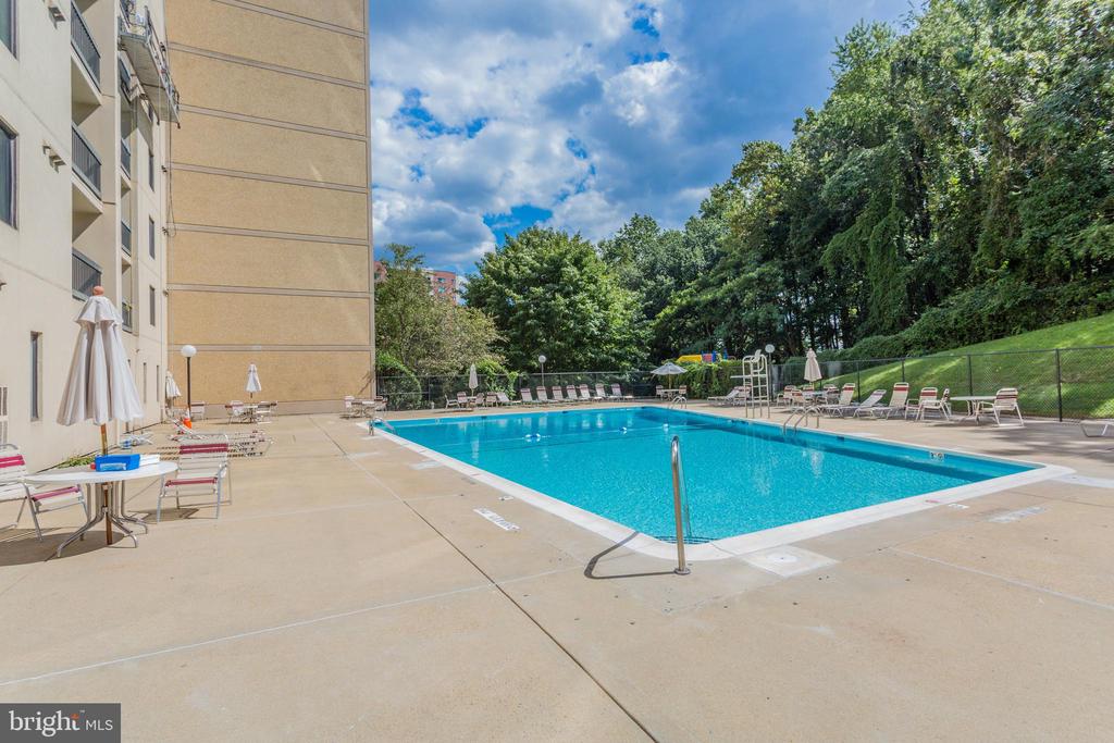 6300 Stevenson Ave #413