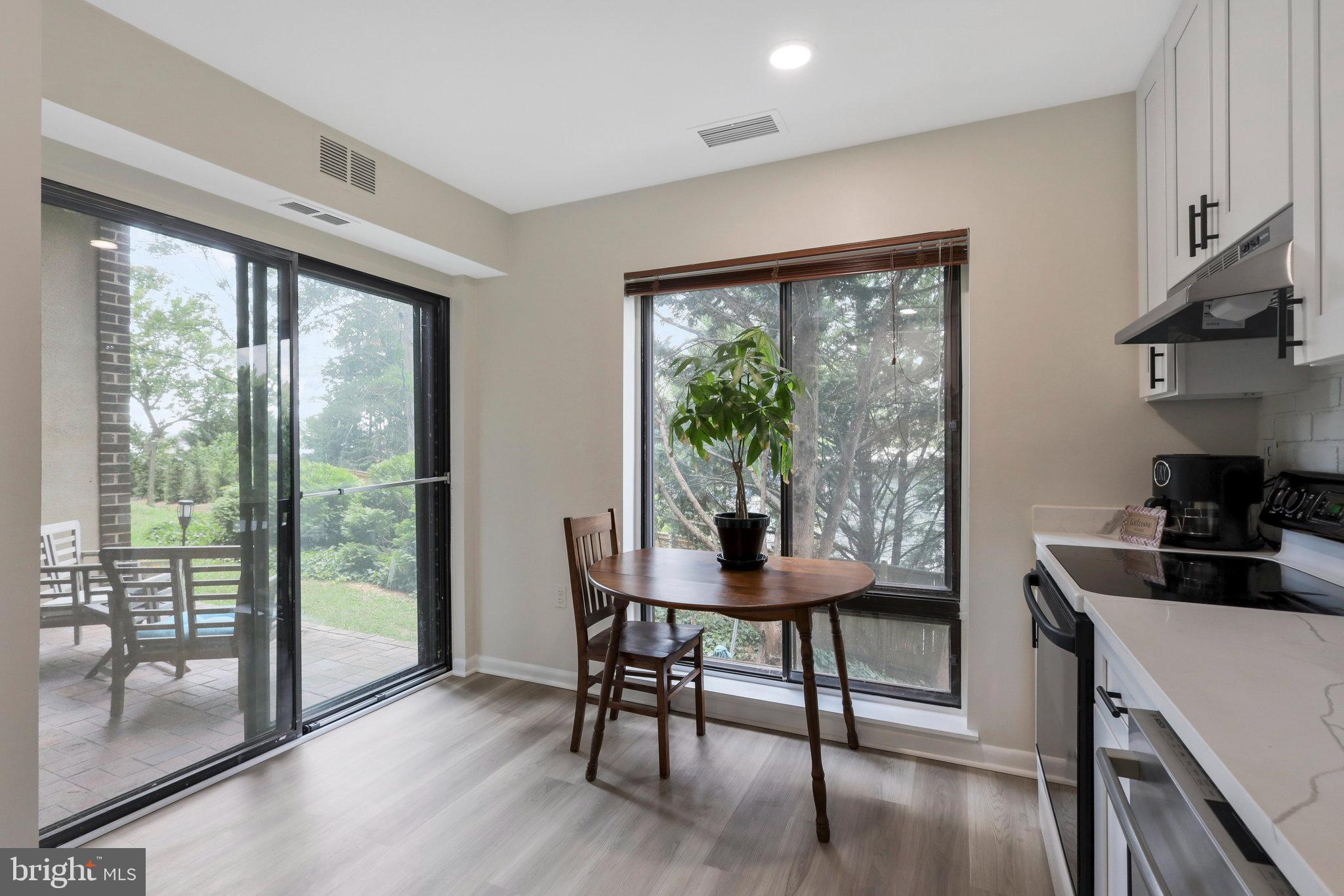 120 ROBERTS LN #101