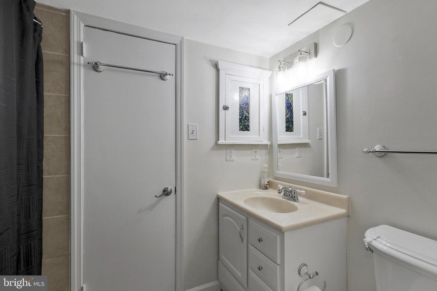 120 ROBERTS LN #101