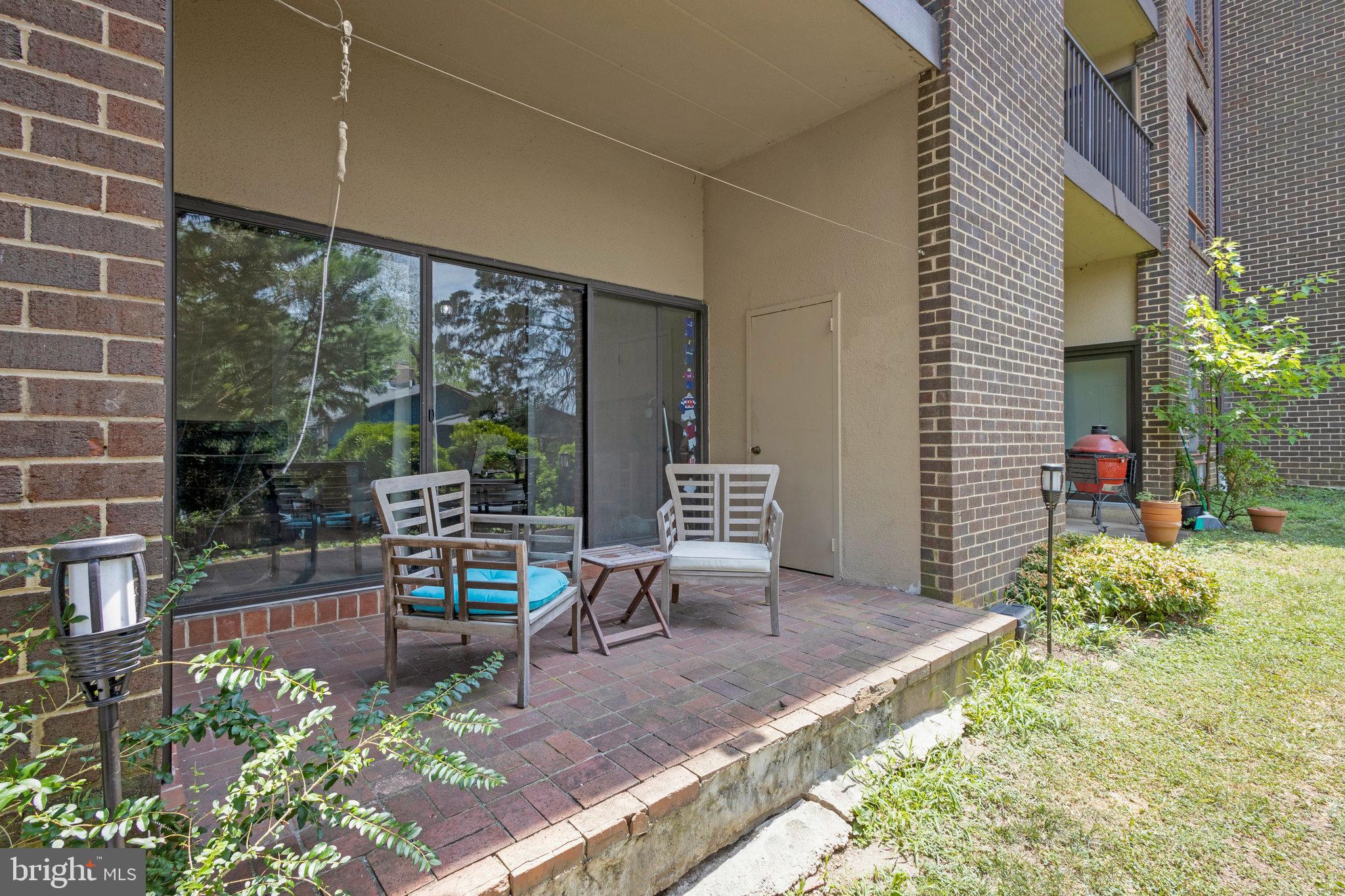 120 ROBERTS LN #101