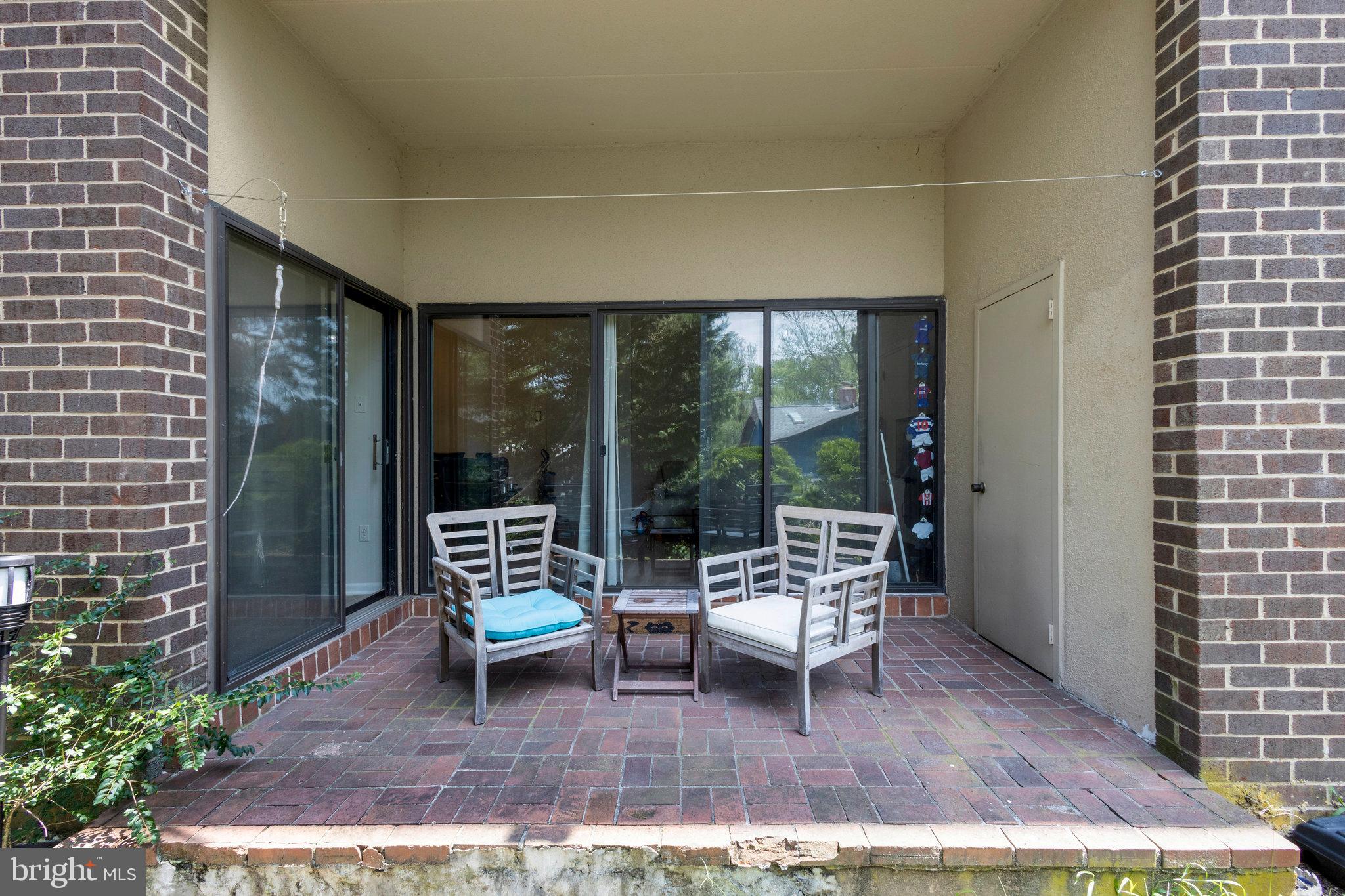 120 ROBERTS LN #101