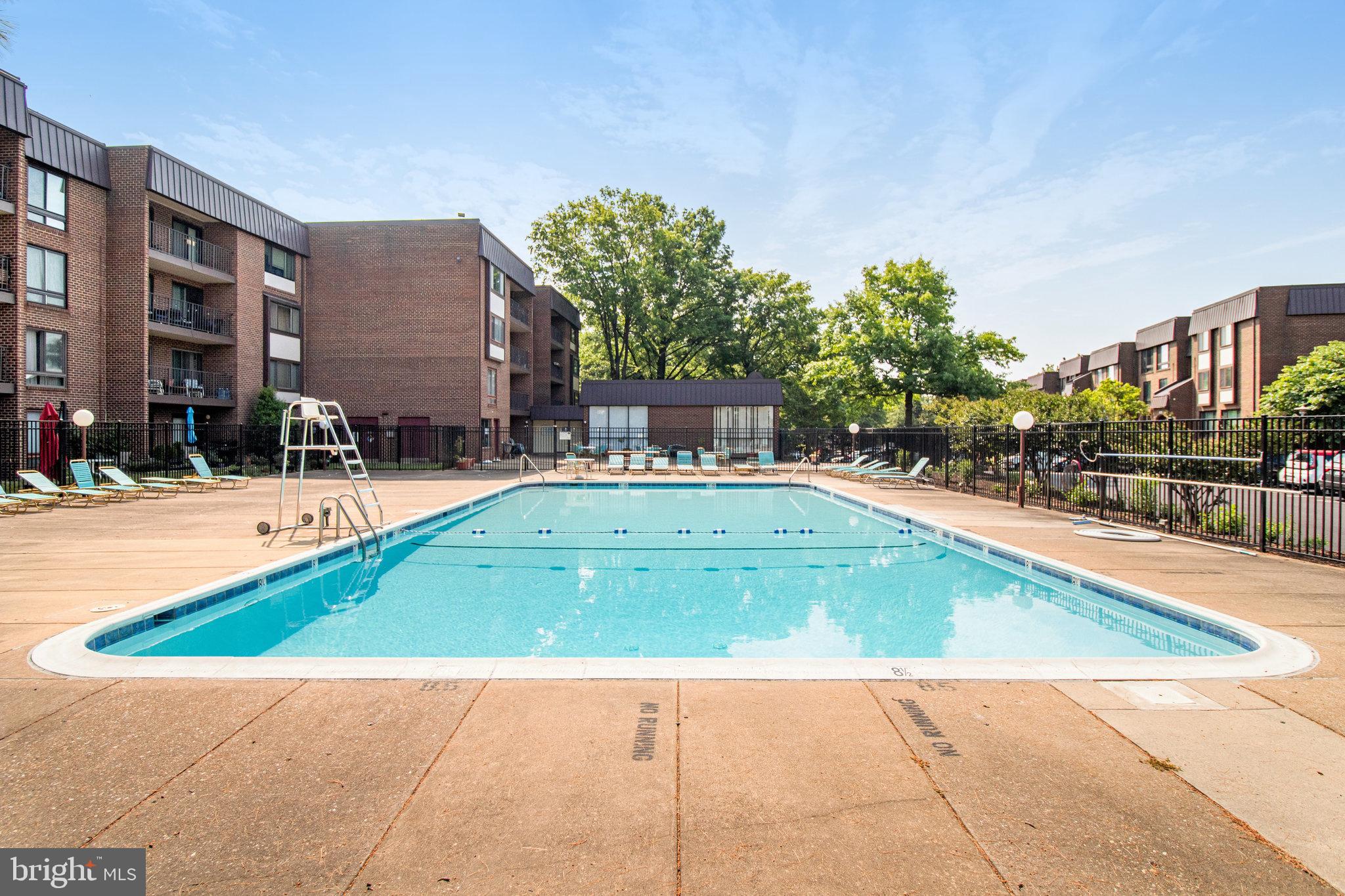 120 ROBERTS LN #101