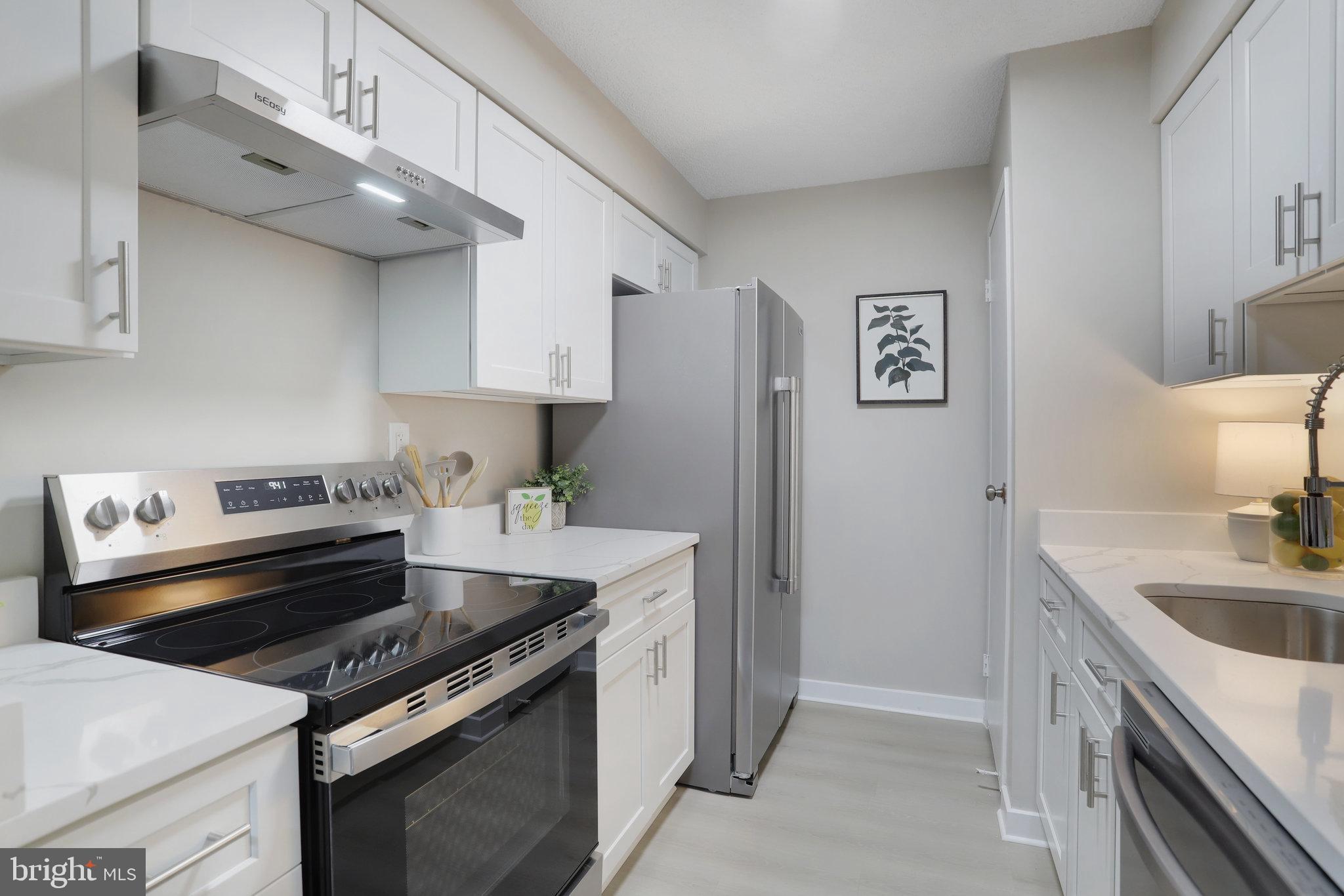 5300 Holmes Run Pkwy #405