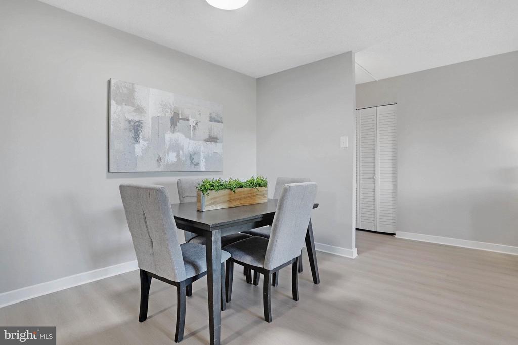 5300 Holmes Run Pkwy #405