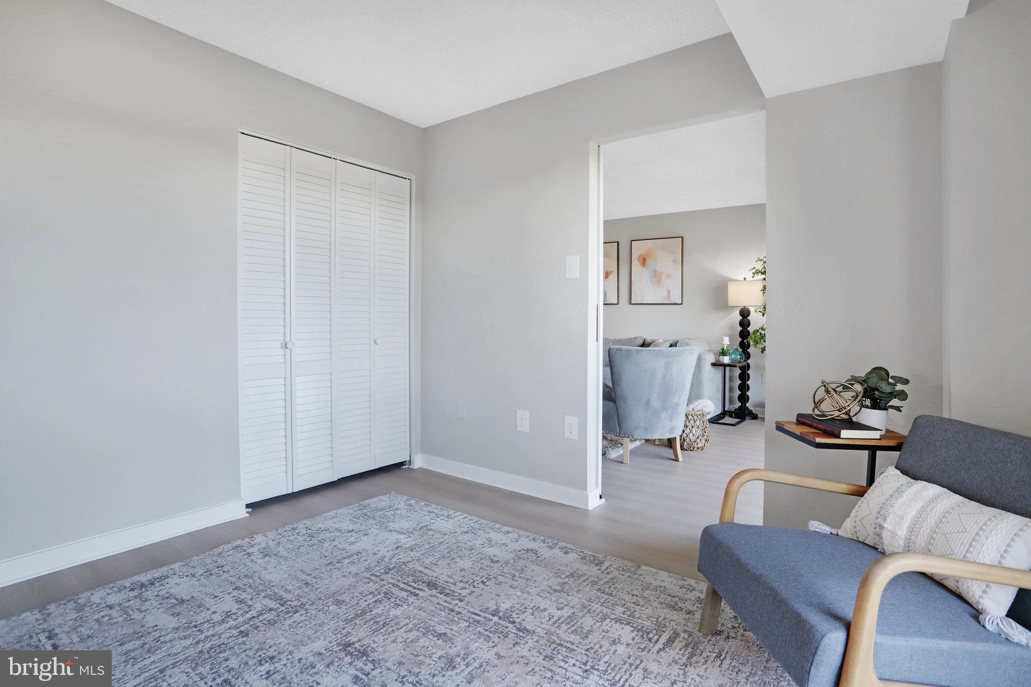 5300 Holmes Run Pkwy #405