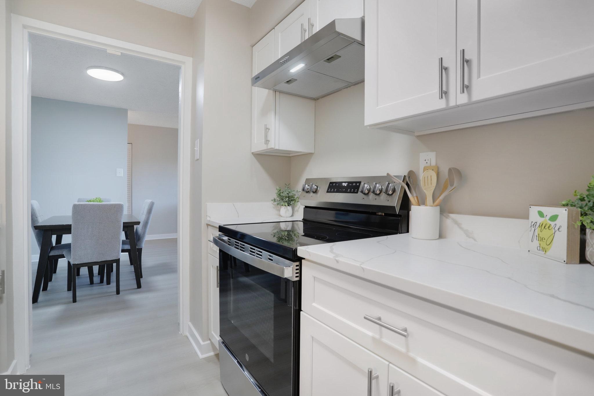 5300 Holmes Run Pkwy #405
