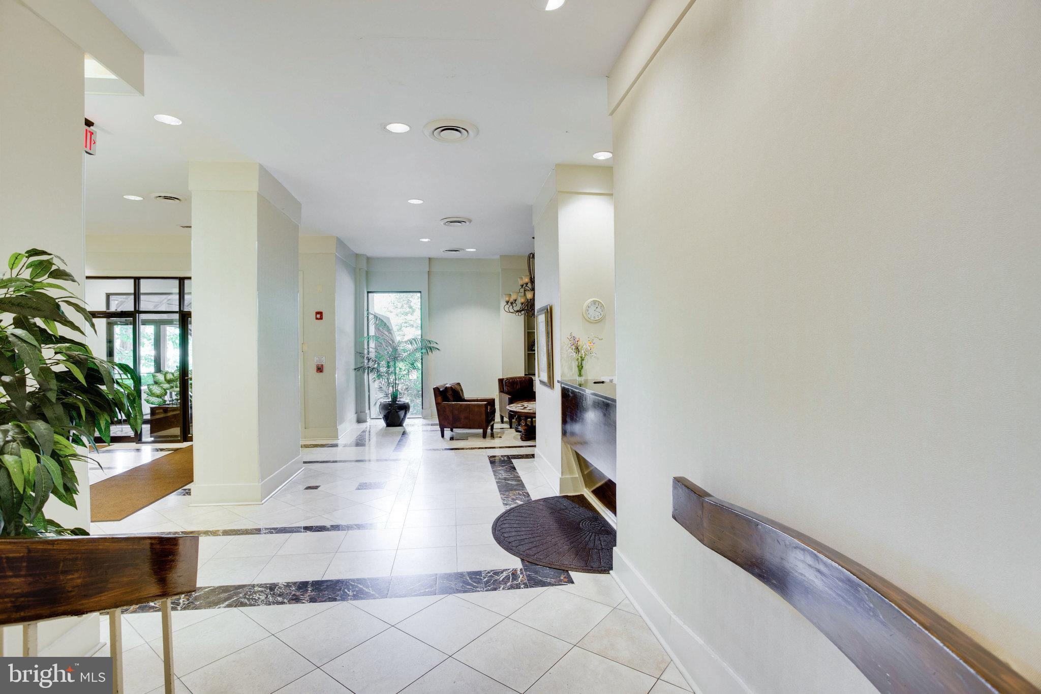 5300 Holmes Run Pkwy #405