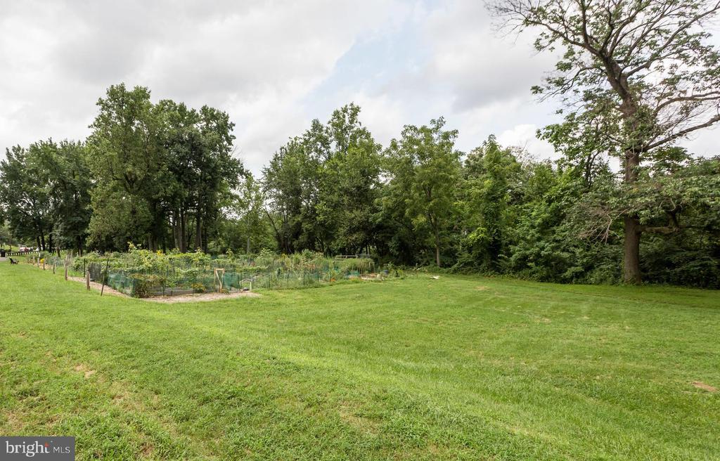 5340 Holmes Run Pkwy #1207