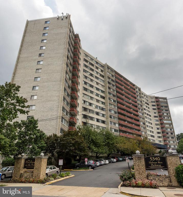 5340 Holmes Run Pkwy #1207