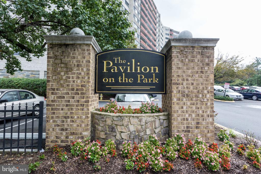 5340 Holmes Run Pkwy #1207
