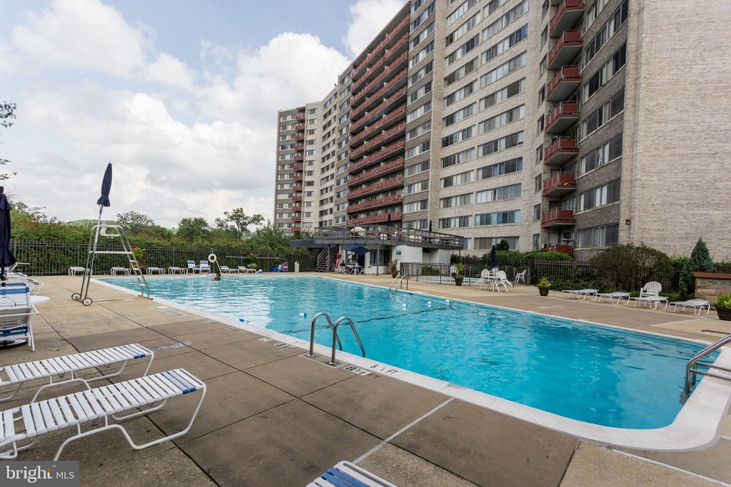 5340 Holmes Run Pkwy #1207