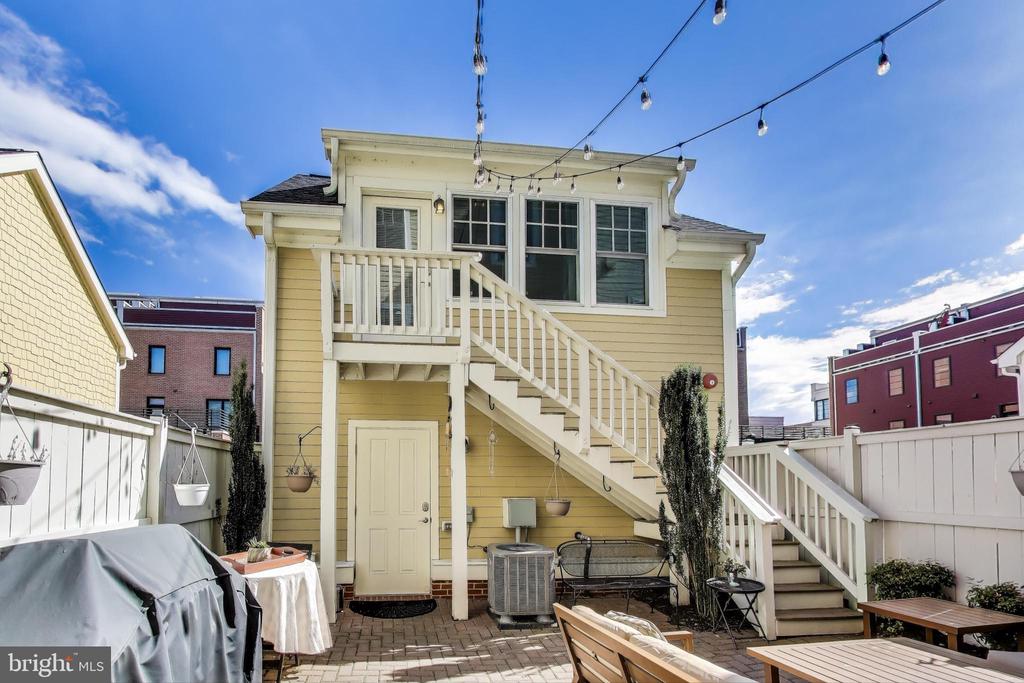 717 DIAMOND AVE