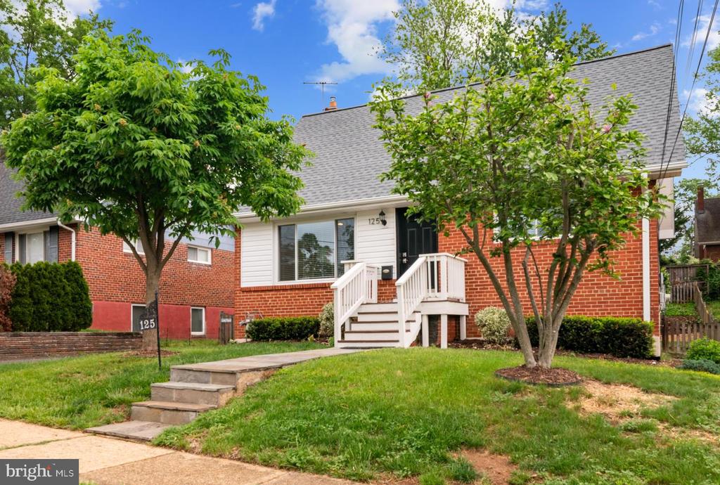 125 N GRAYSON ST