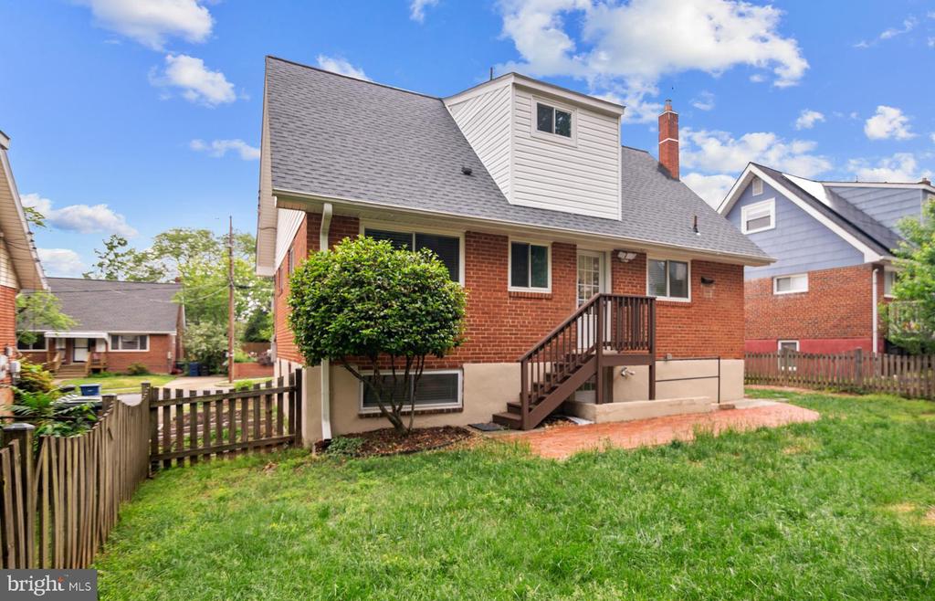 125 N GRAYSON ST