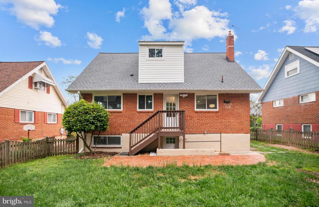 125 N GRAYSON ST