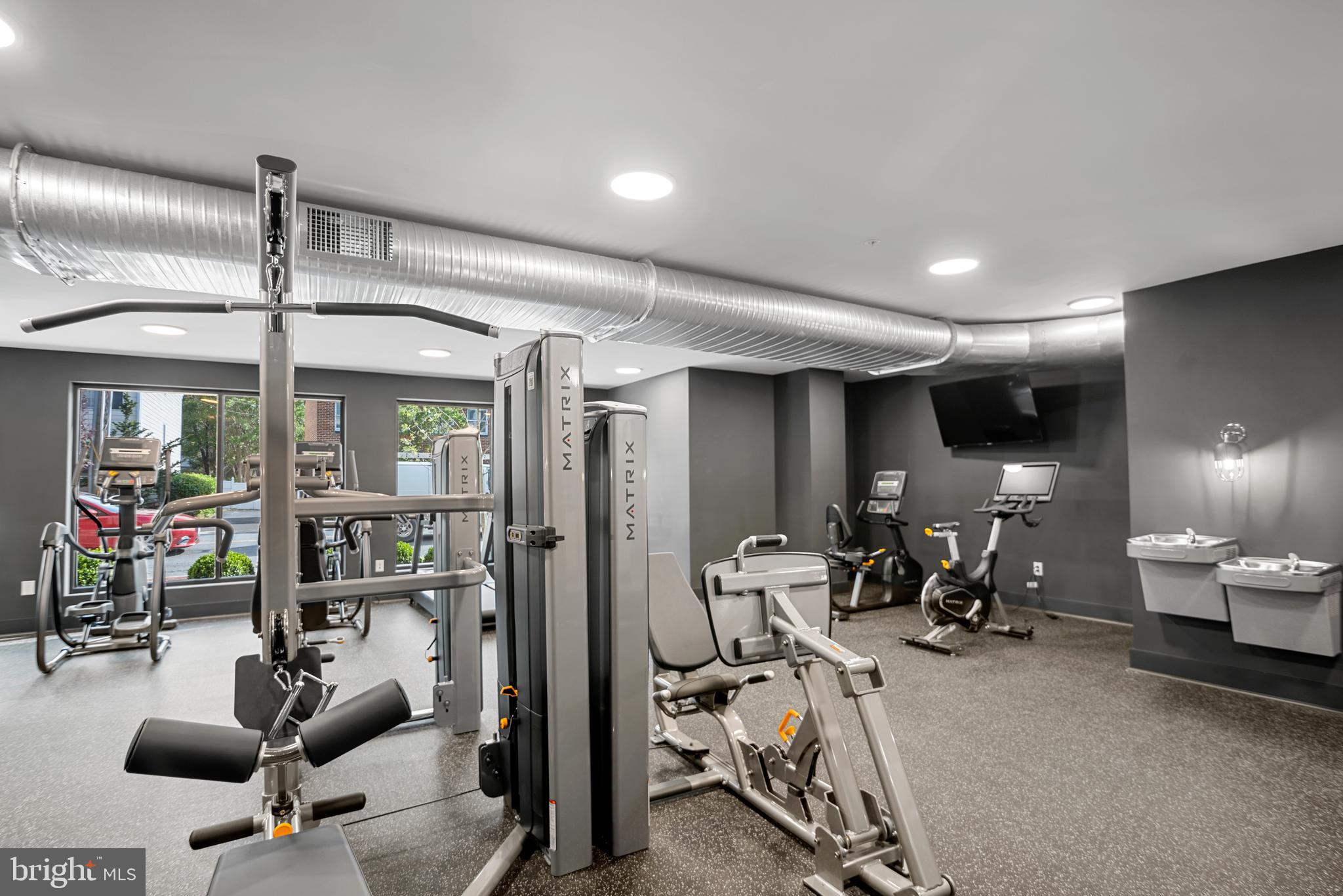 701 N HENRY STREET #405