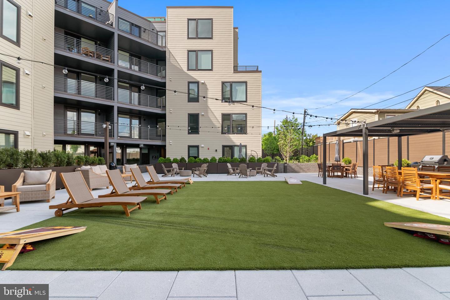 701 N HENRY STREET #405