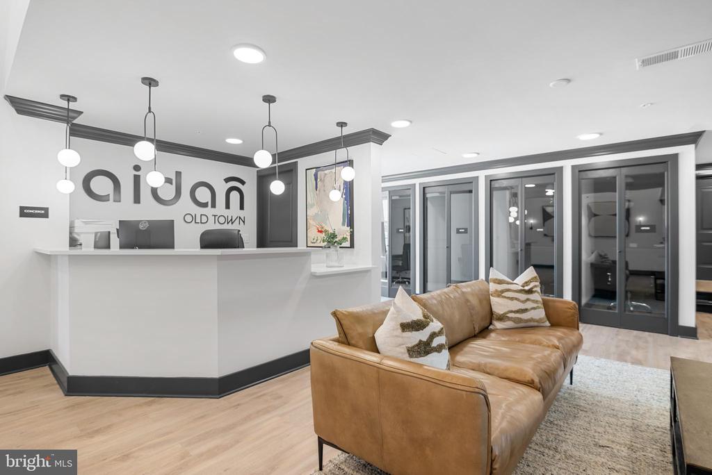 701 N HENRY STREET #405
