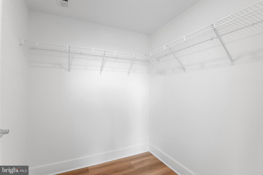 701 N HENRY STREET #405
