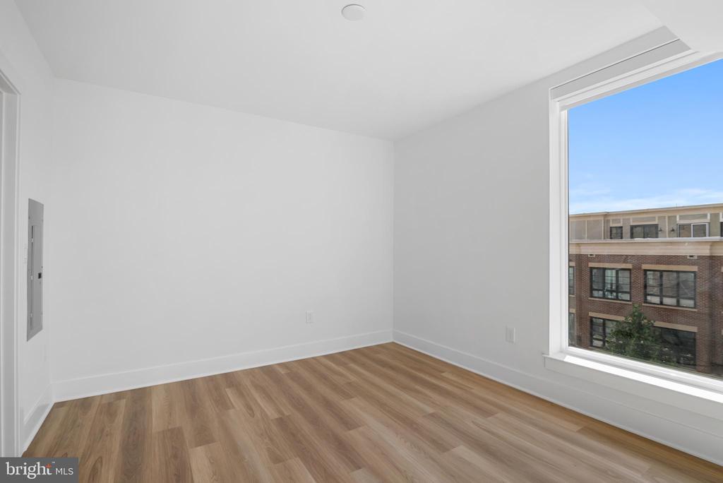 701 N HENRY STREET #405