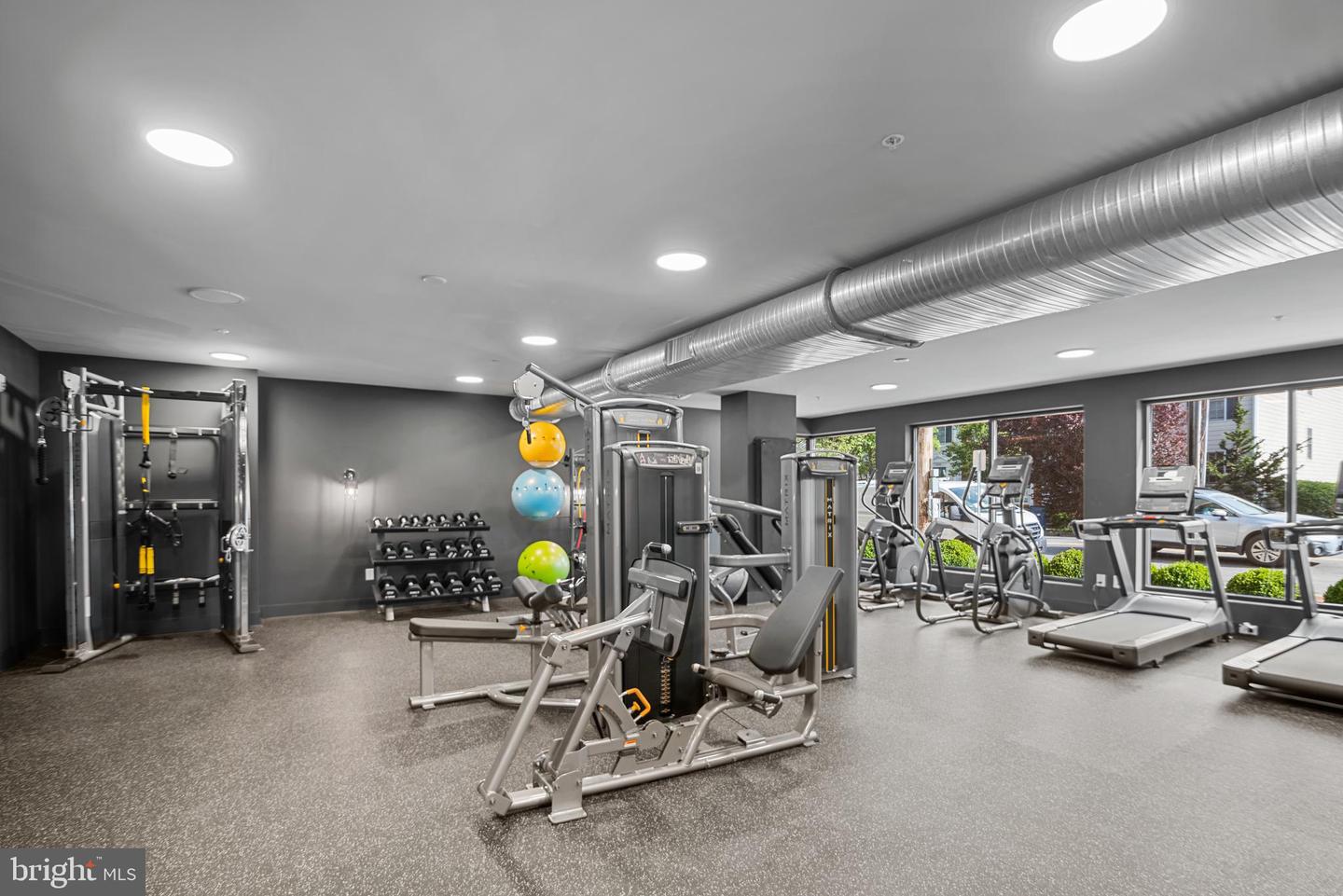 701 N HENRY STREET #405