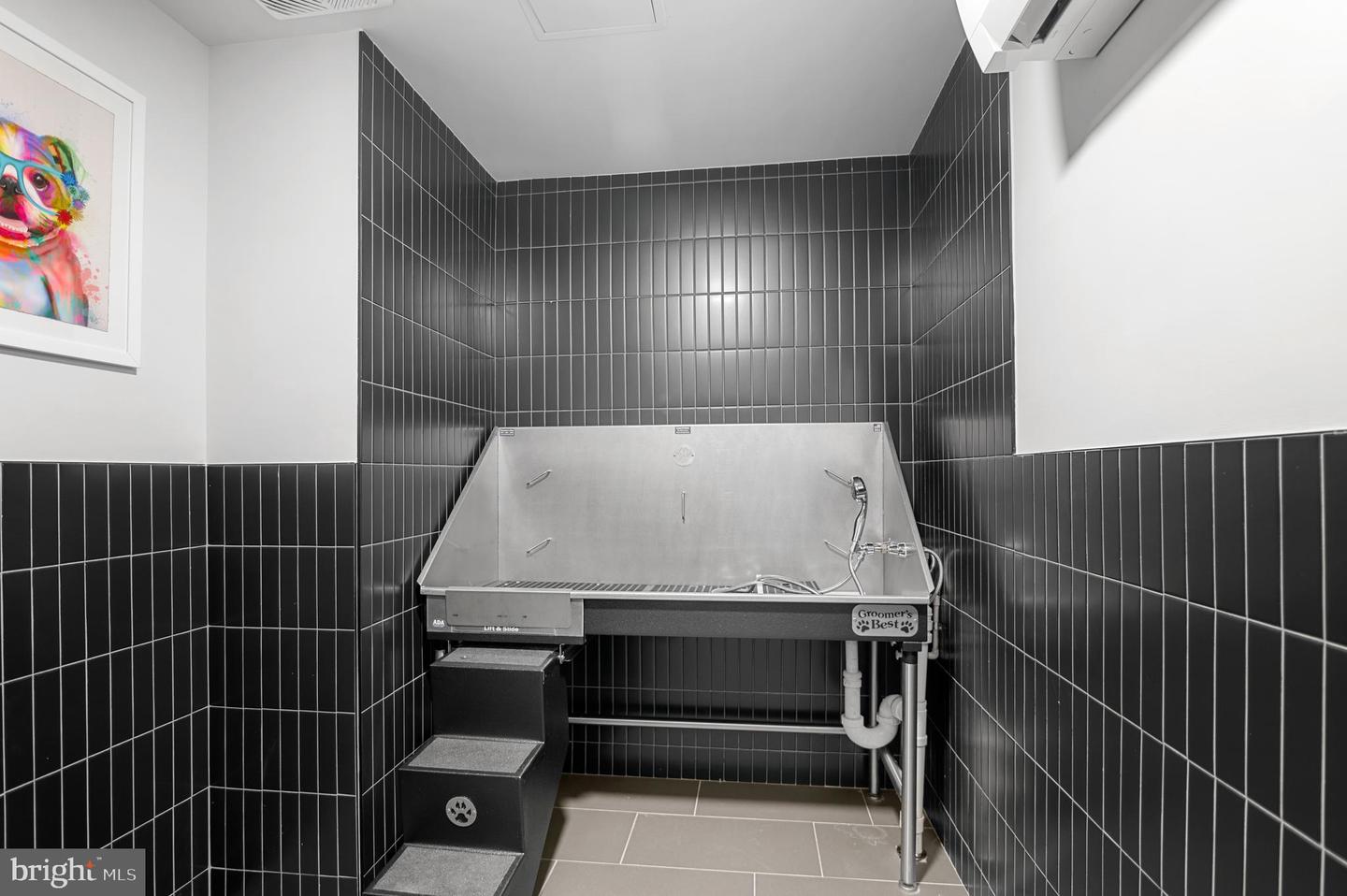 701 N HENRY STREET #405