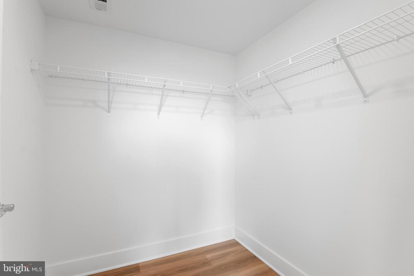 701 N HENRY STREET #405