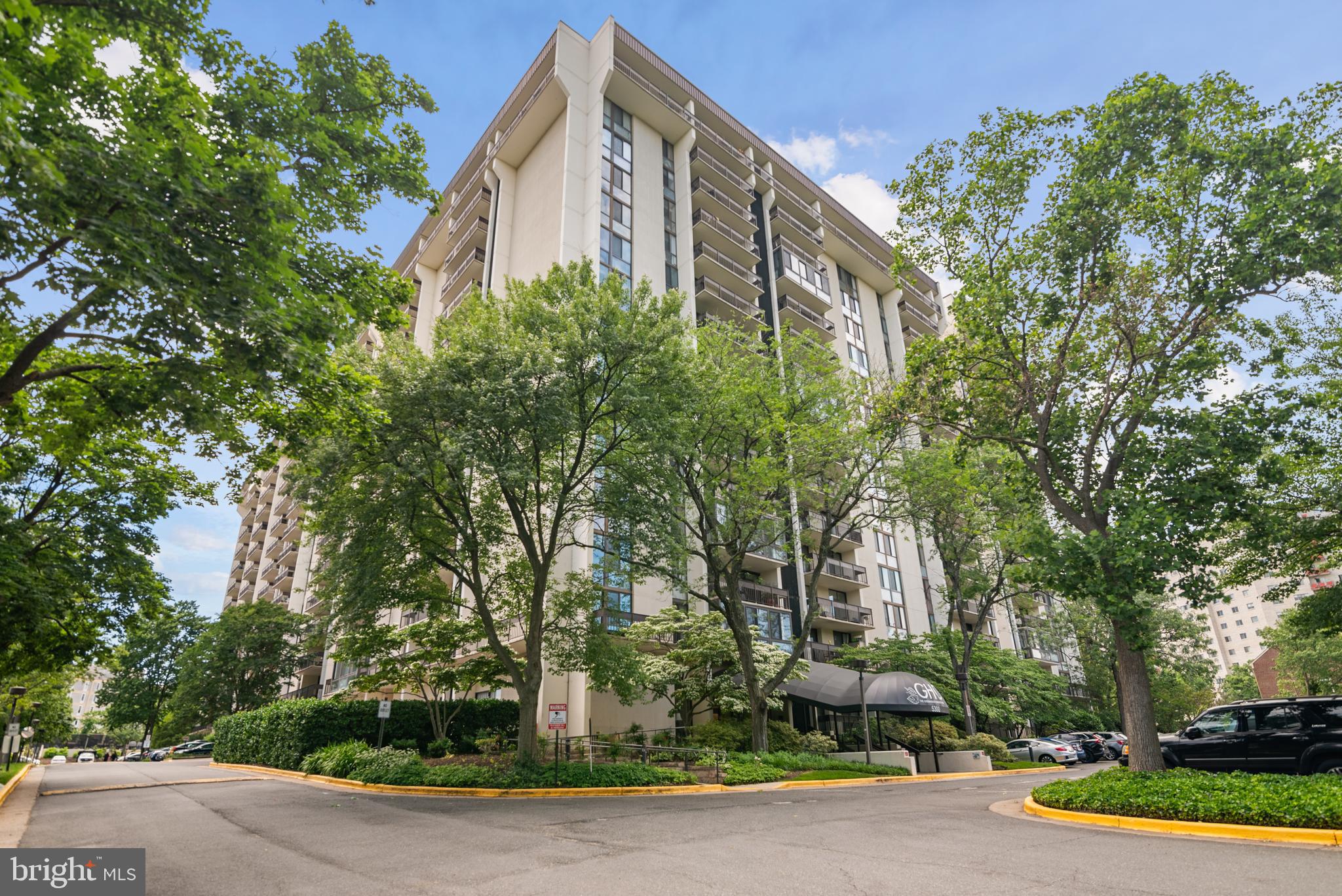 5300 Holmes Run Pkwy #403