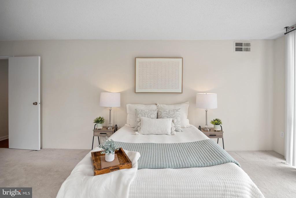 5300 Holmes Run Pkwy #403