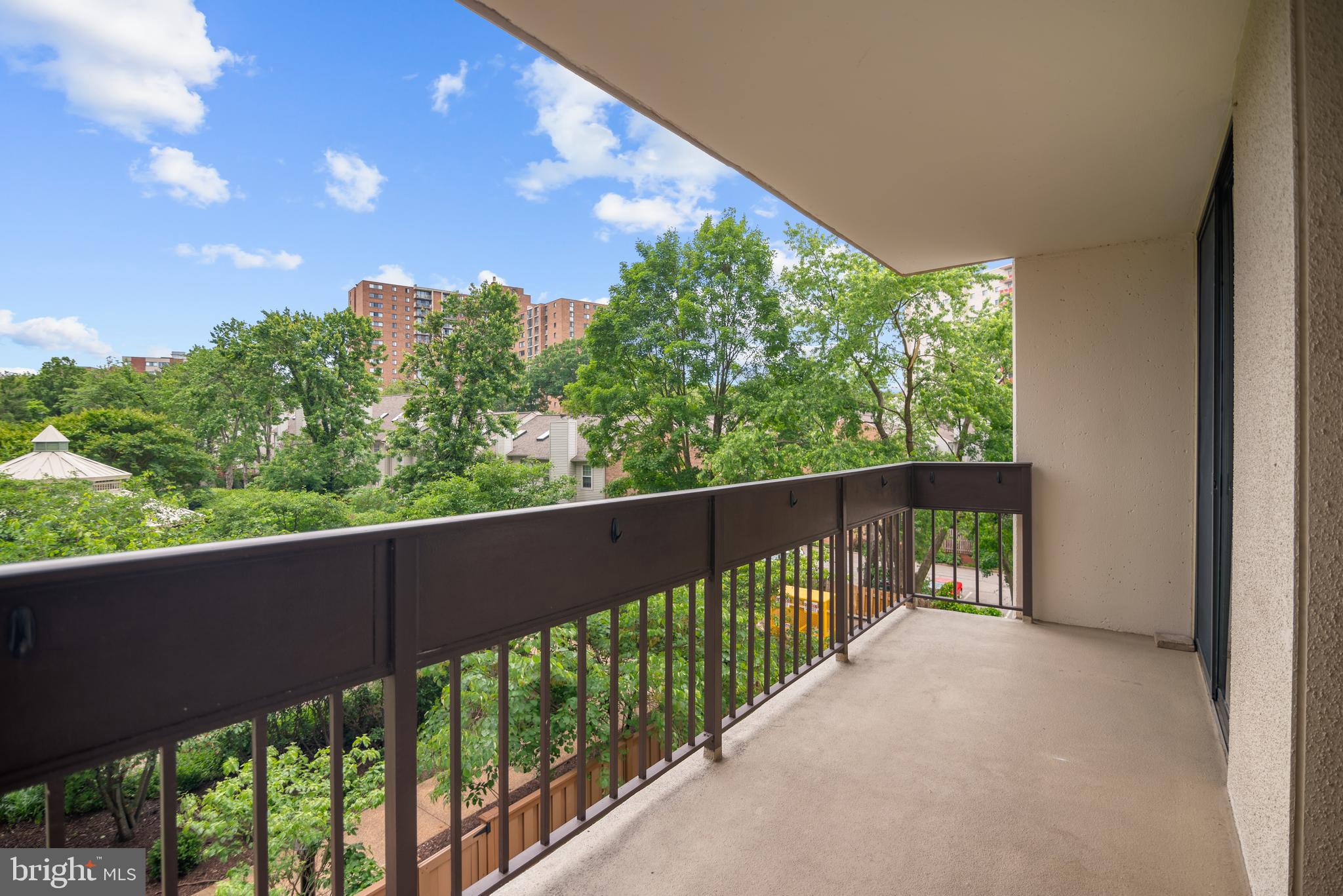 5300 Holmes Run Pkwy #403