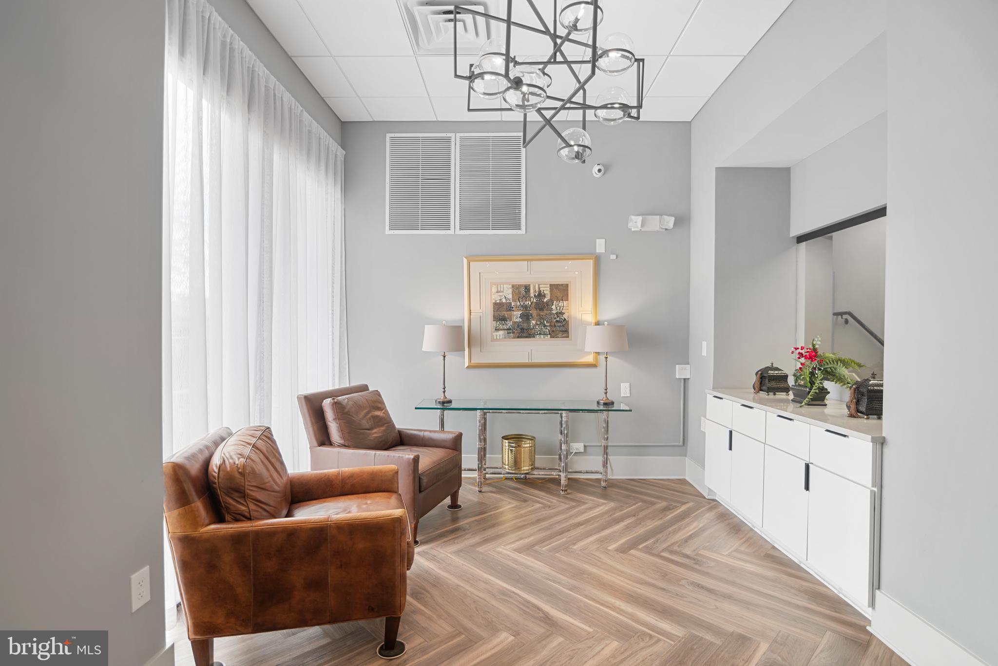 5300 Holmes Run Pkwy #403