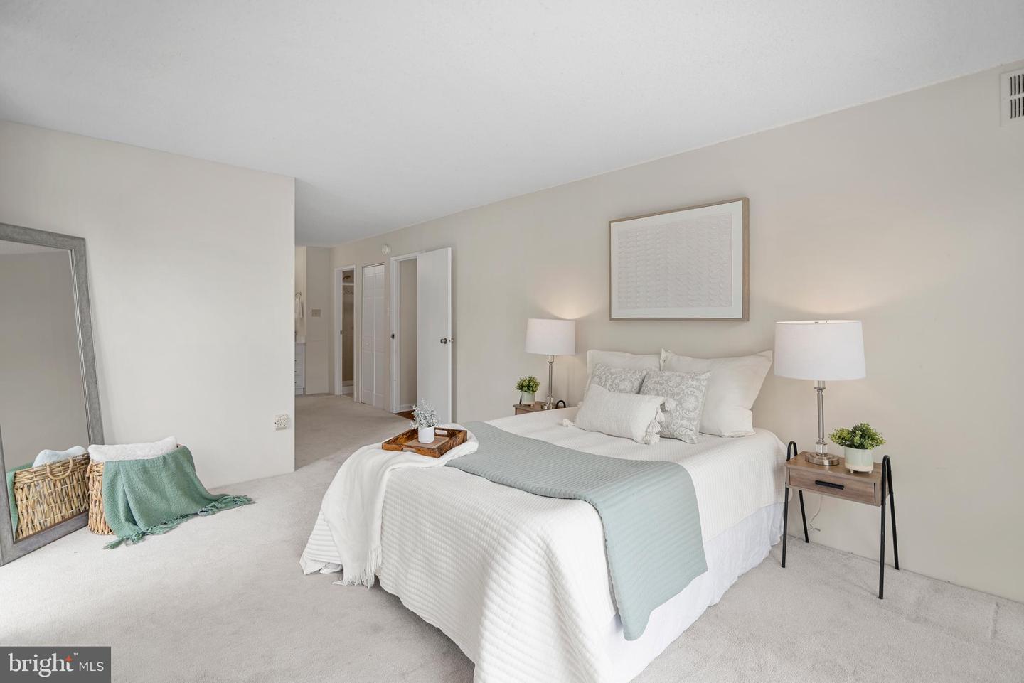 5300 Holmes Run Pkwy #403