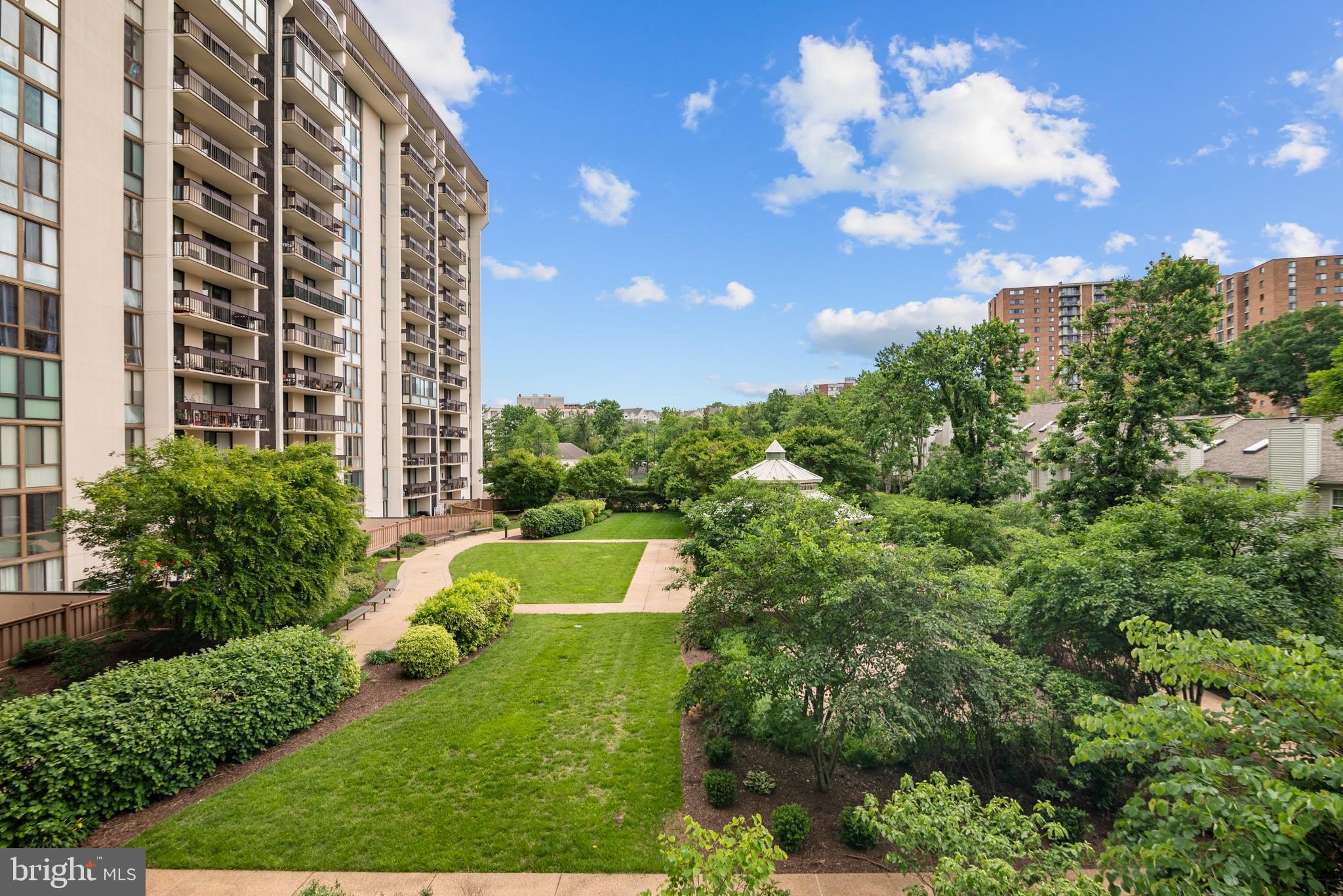 5300 Holmes Run Pkwy #403