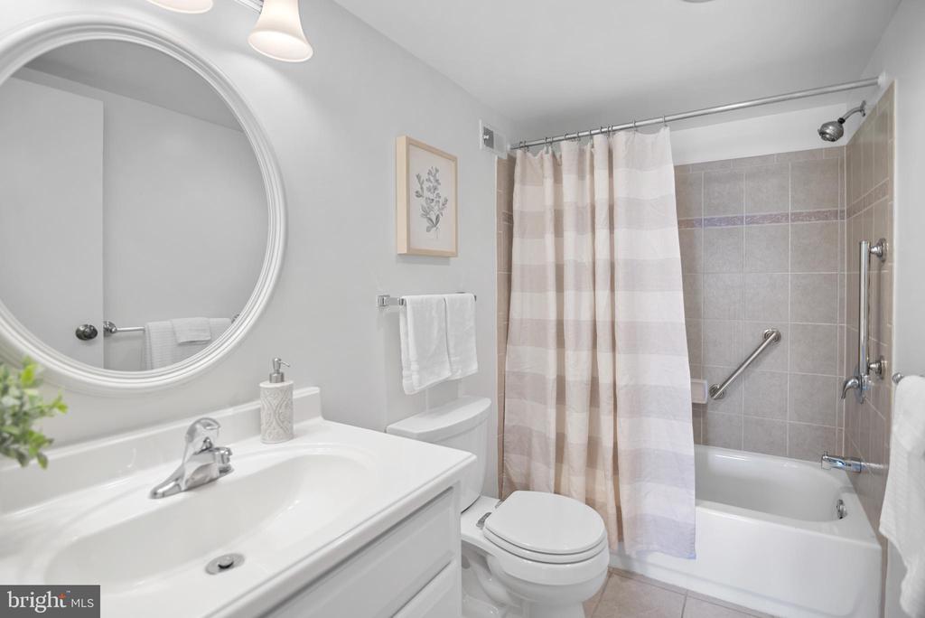 5300 Holmes Run Pkwy #403