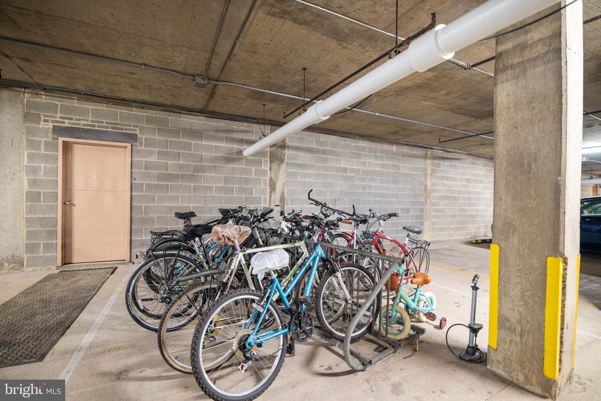 5300 Holmes Run Pkwy #403